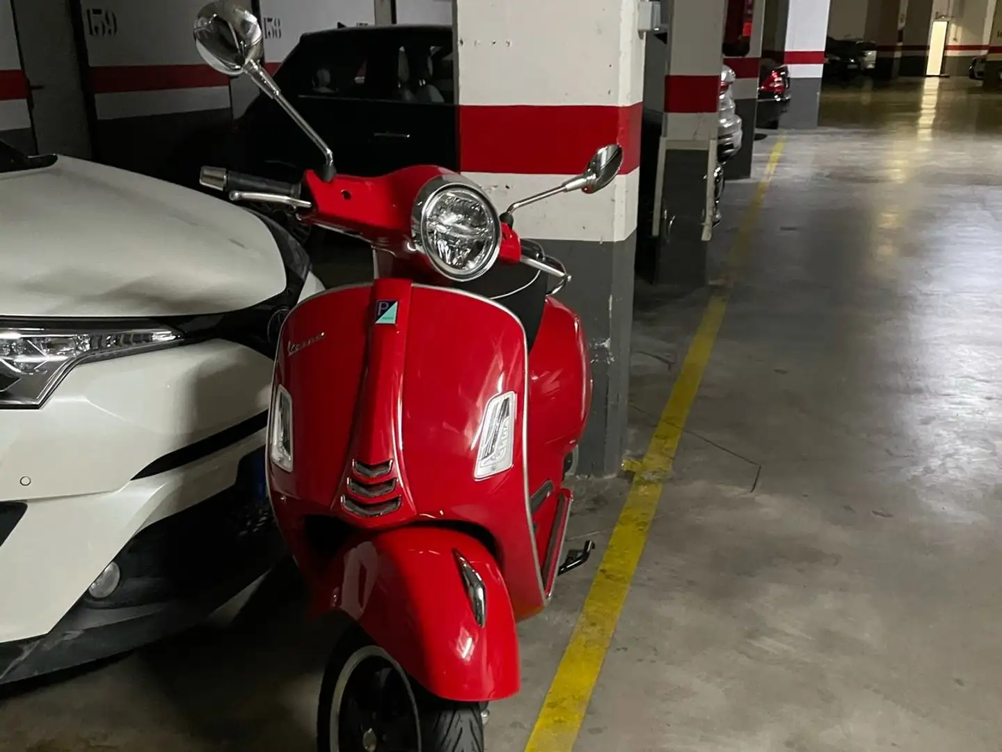 Vespa GTS 300 GTS Red - 1