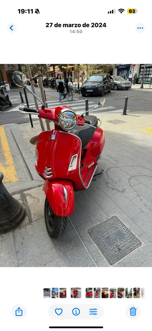Vespa GTS 300 GTS Red - 2