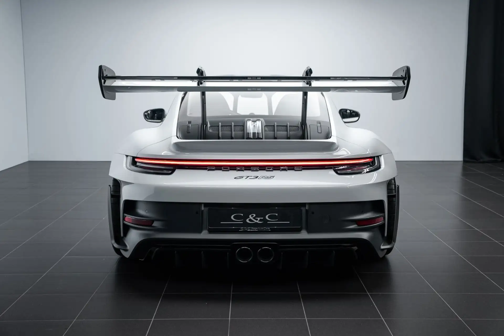 포르쉐 911 GT3 RS 2024 흰색 사진 4
