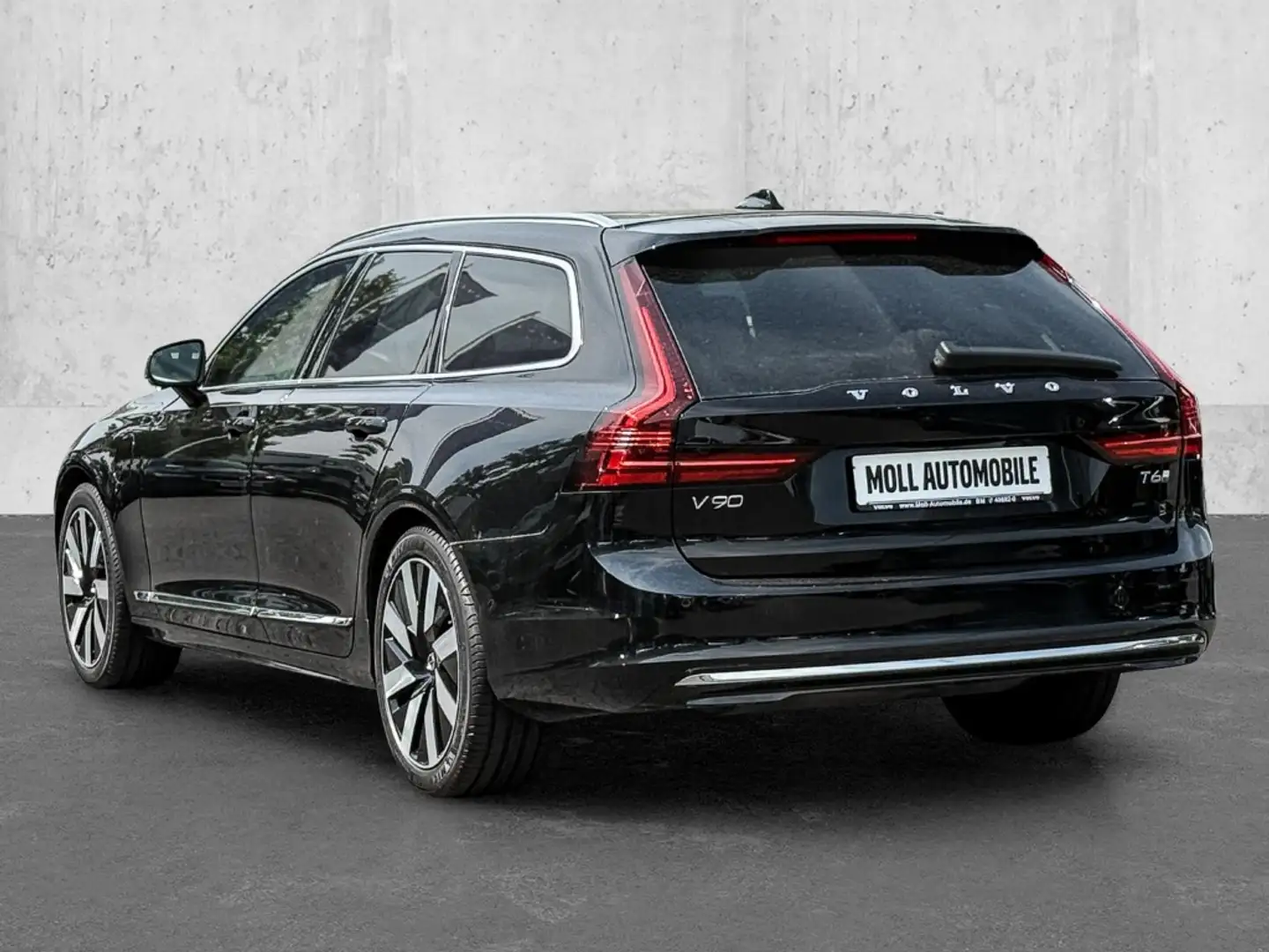 Volvo V90 Kombi Core Recharge Plug-In Hybrid AWD StandHZG Di Schwarz - 2