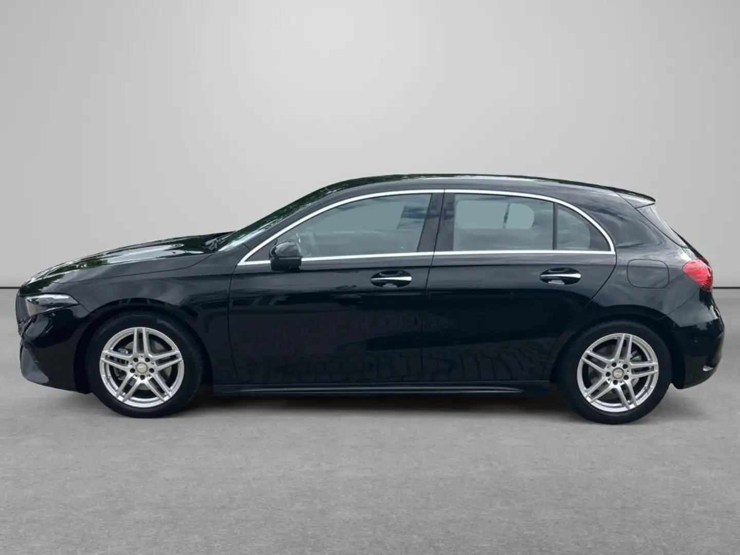 Mercedes-Benz A 200 Kompaktlimousine AMG*LED*SpurH*PDC*RFK*AHK Negro - 2