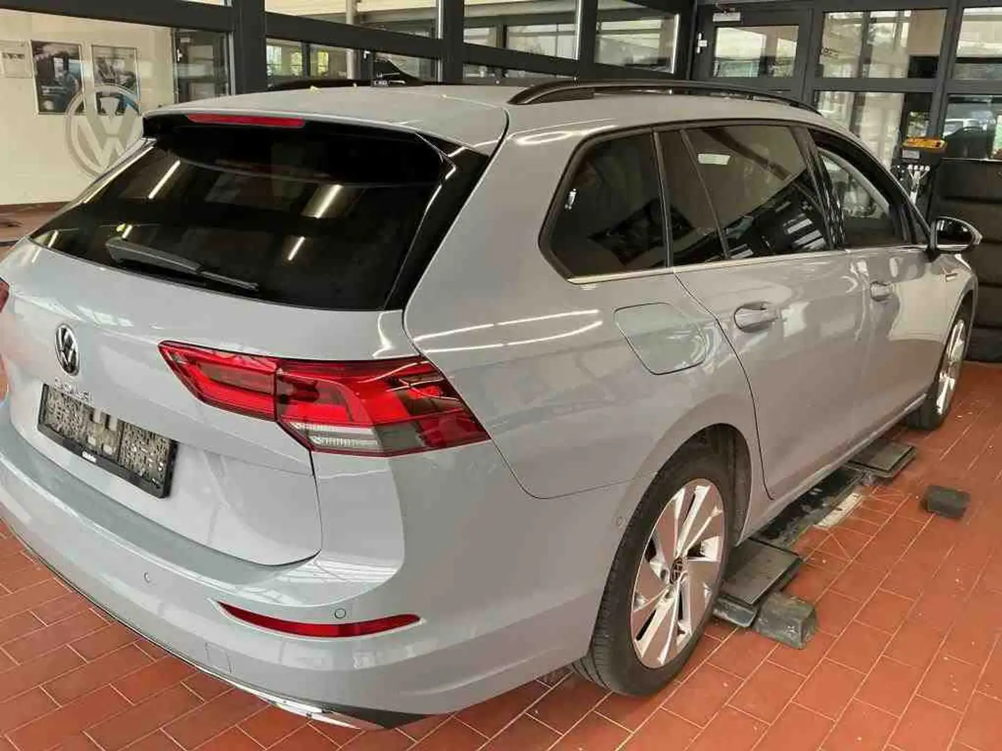 Volkswagen Golf Variant Style 1.5 TSI*NAVI*PANO*AHK*SHZ*LED Grau - 2