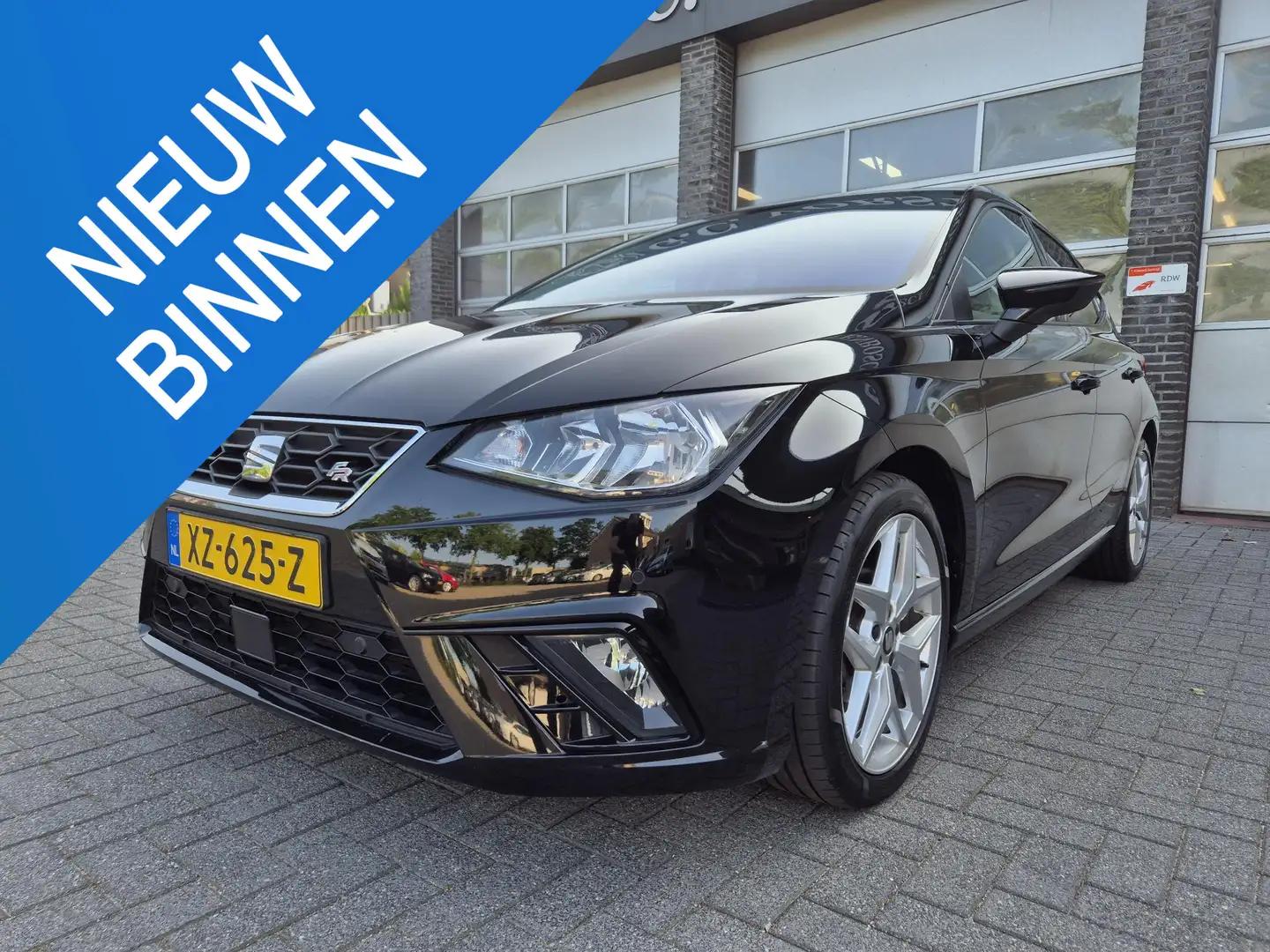 SEAT Ibiza 1.0 TSI FR Business Intense Zwart - 1