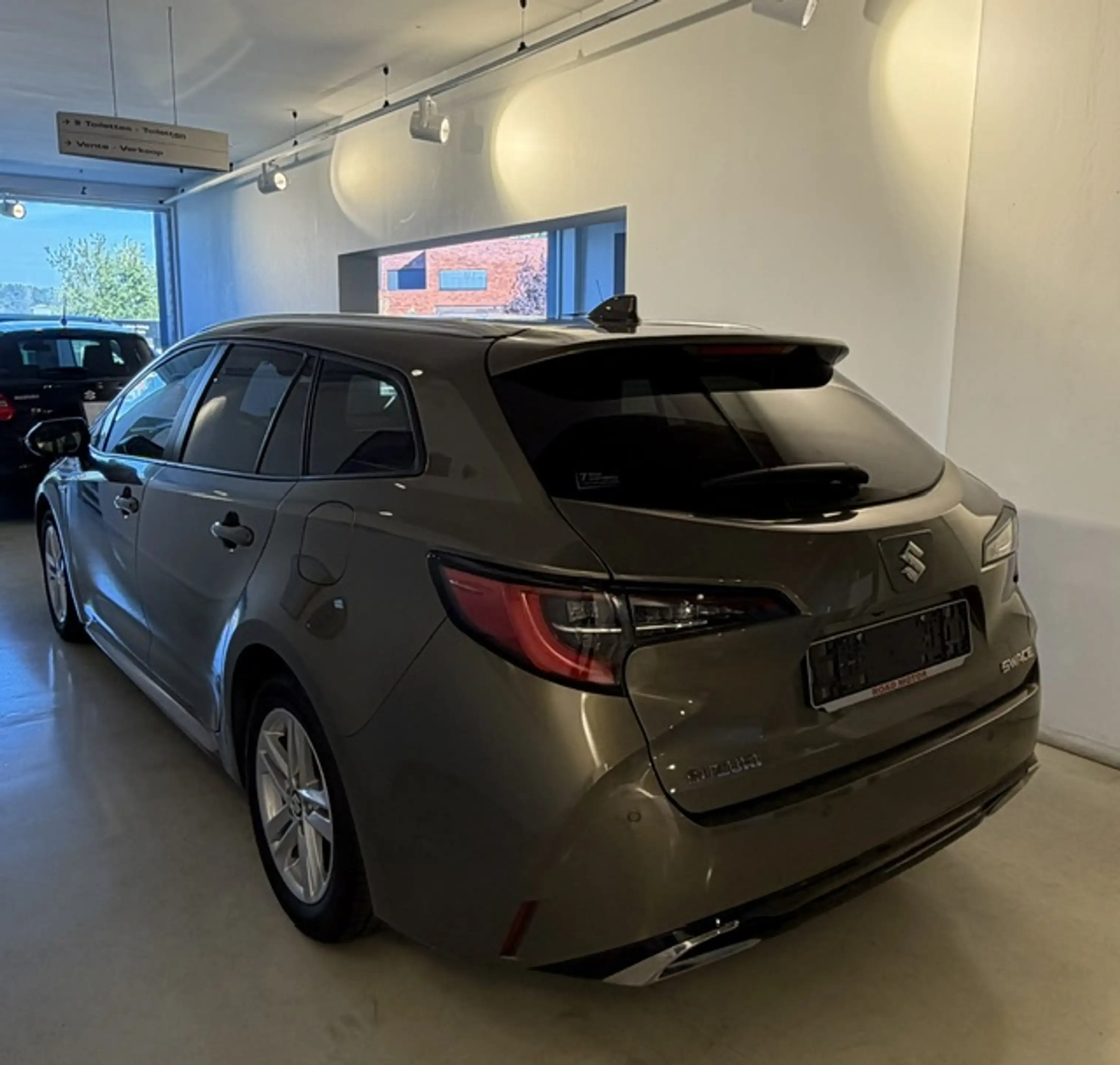 Suzuki Swace Swace 1.8 Hybrid CVT GLX — photo 6