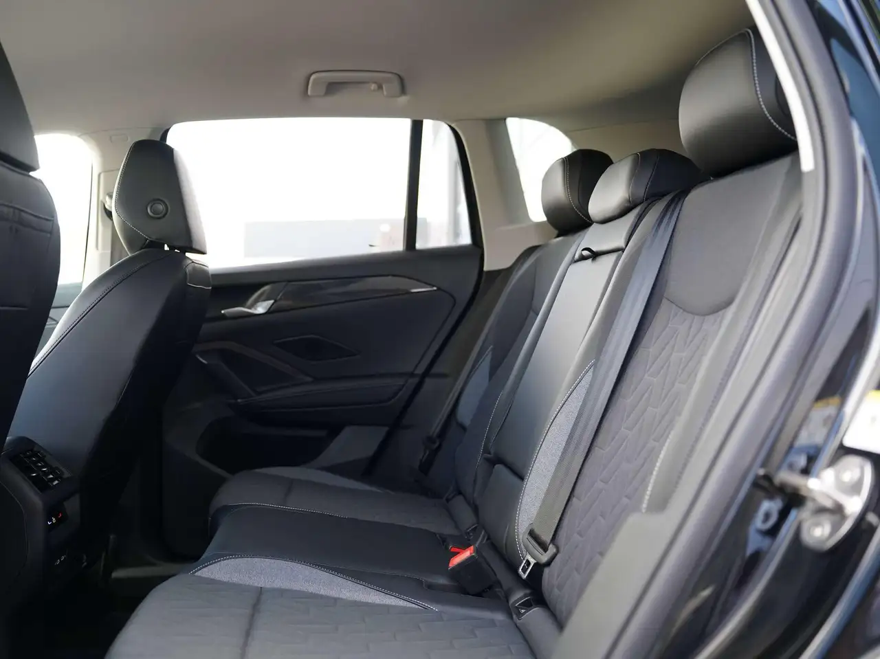 Volkswagen Tiguan 1.5 TSI GOAL * DODEHOEK / TREKHAAK / 360° CAMERA / ADAPTIEVE CRUISE CONTROL, миниатюра 6