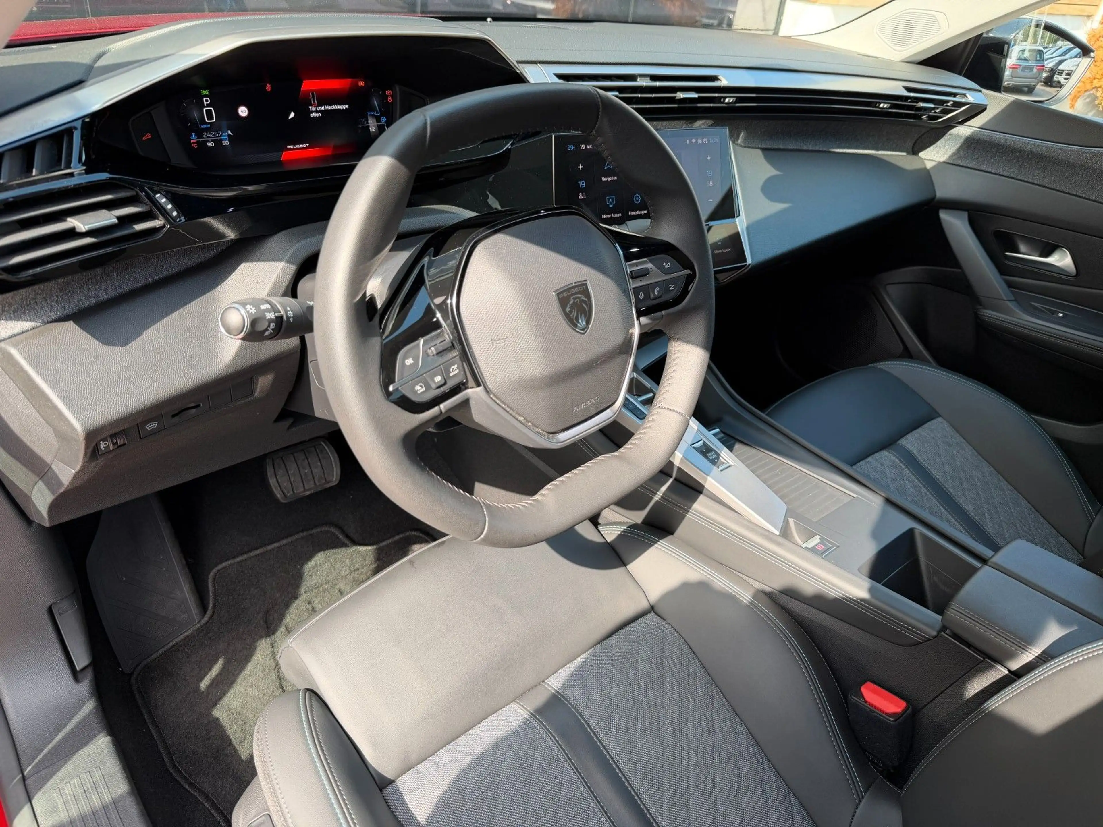 Peugeot 408 PureTech 130 Allure Pack MwSt/ACC/CAM/SHZ — photo 14