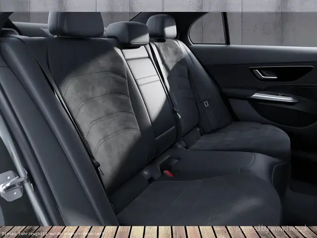 Mercedes-Benz E-Class view 9