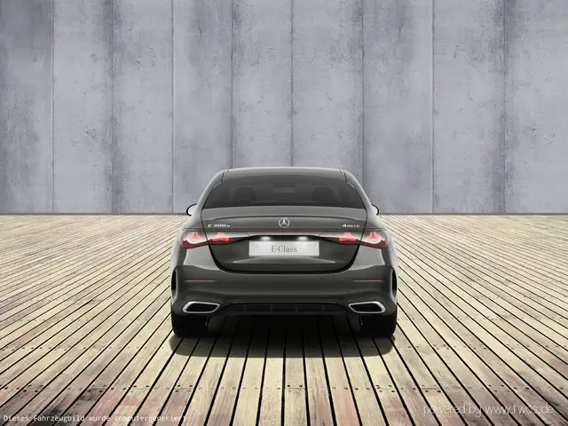 Mercedes-Benz E-Class view 7
