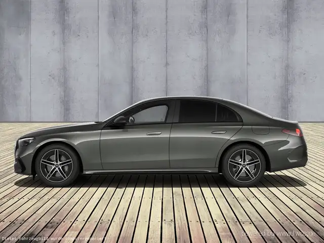 Mercedes-Benz E-Class view 3