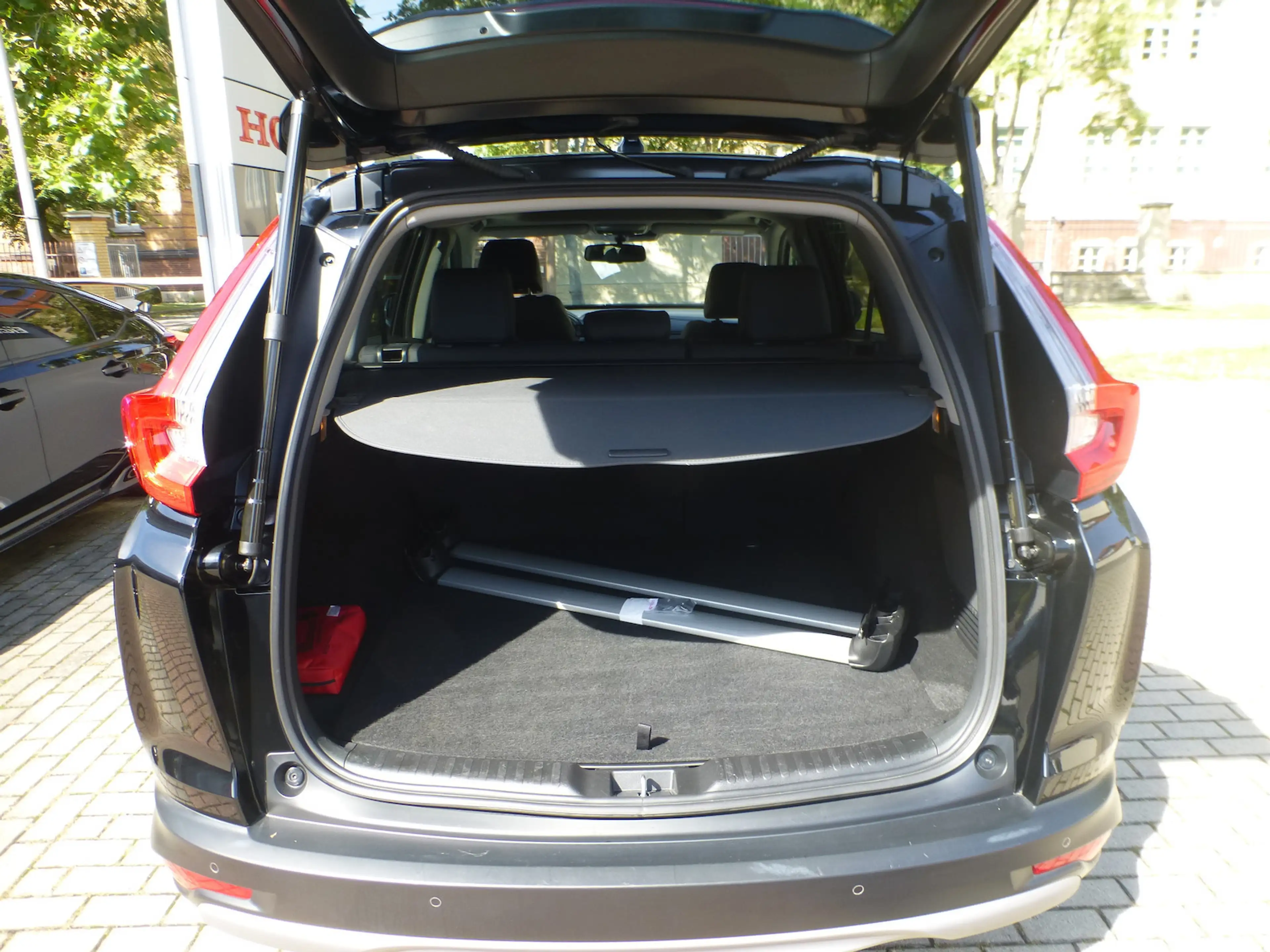 Honda CR-V 2,0 i-MMD HYBRID 4WD Executive — photo 3