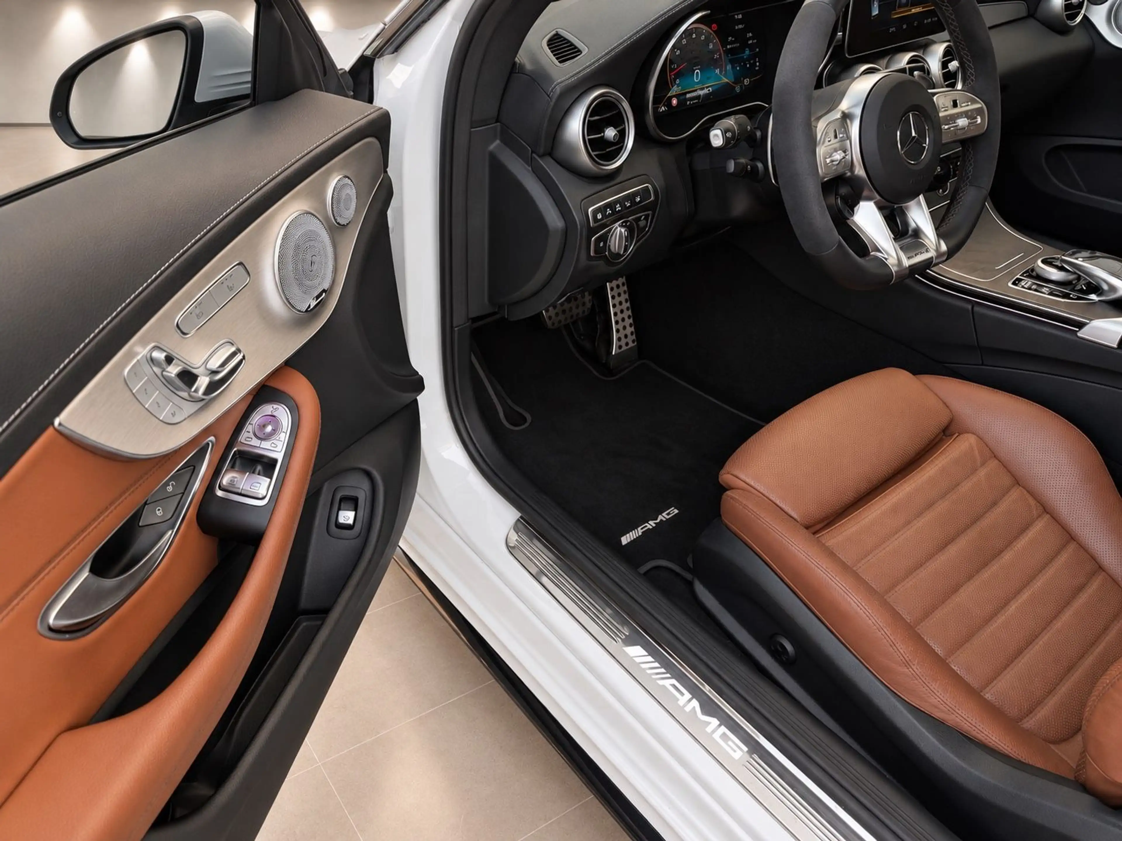 Mercedes-Benz C 43 AMG Coupé/Burmester/HuD/360°/Pano/Digital — photo 9
