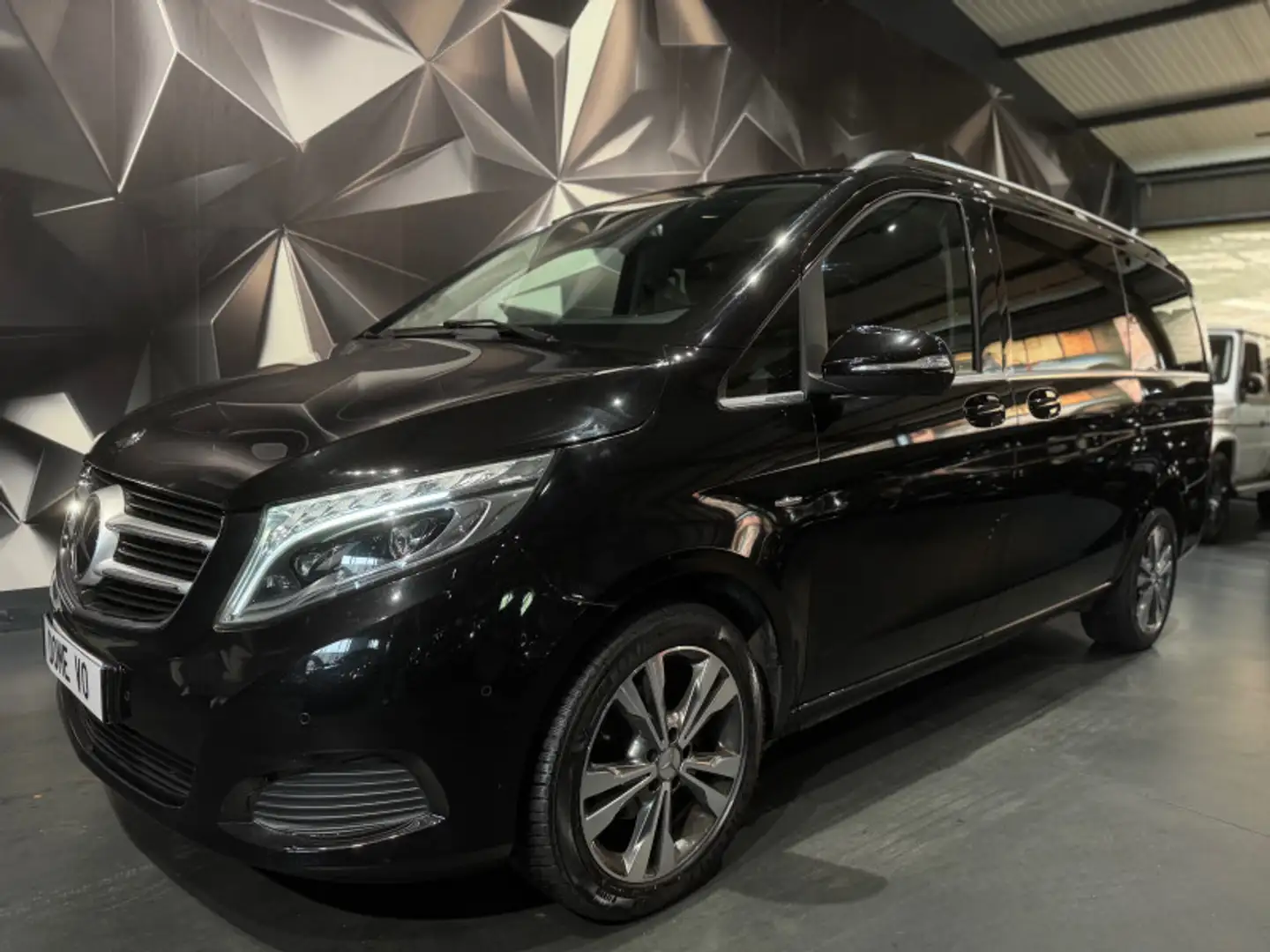Mercedes-Benz V 220 220 D LONG EXECUTIVE 7G-TRONIC PLUS Schwarz - 2