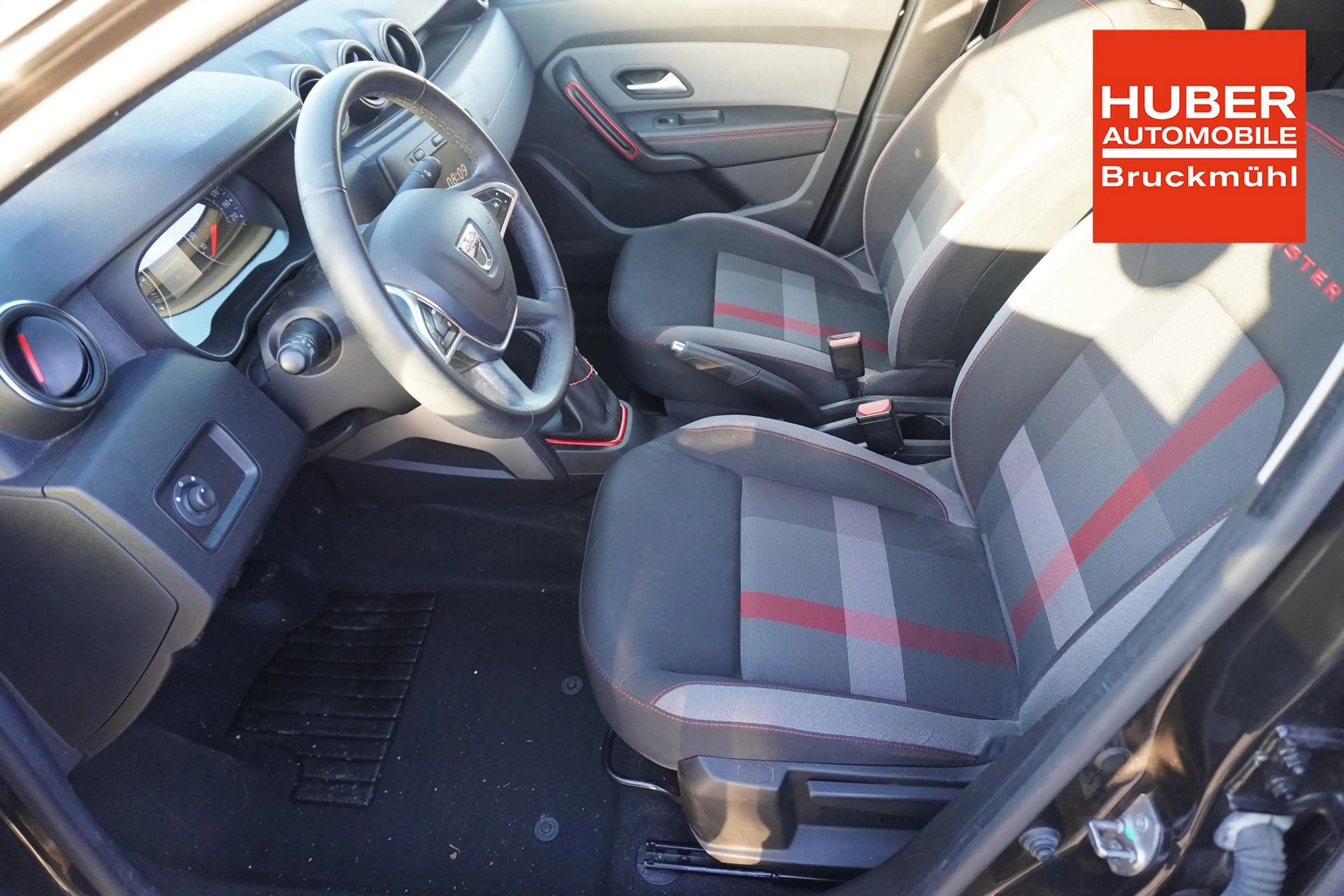 Dacia Duster 1.3l 96kW TCE KAT Comfort 4WD 96 kW (131 PS), S... — photo 8