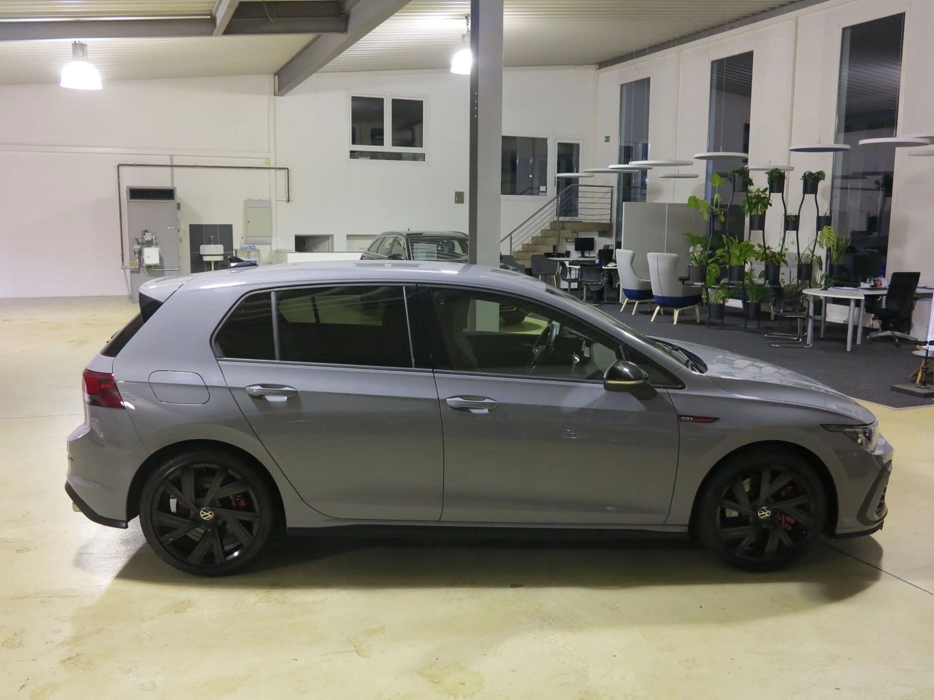 Volkswagen Golf VIII GTI 2.0 TSI OPF DSG7 Navi ACC DAB LM18 — photo 13