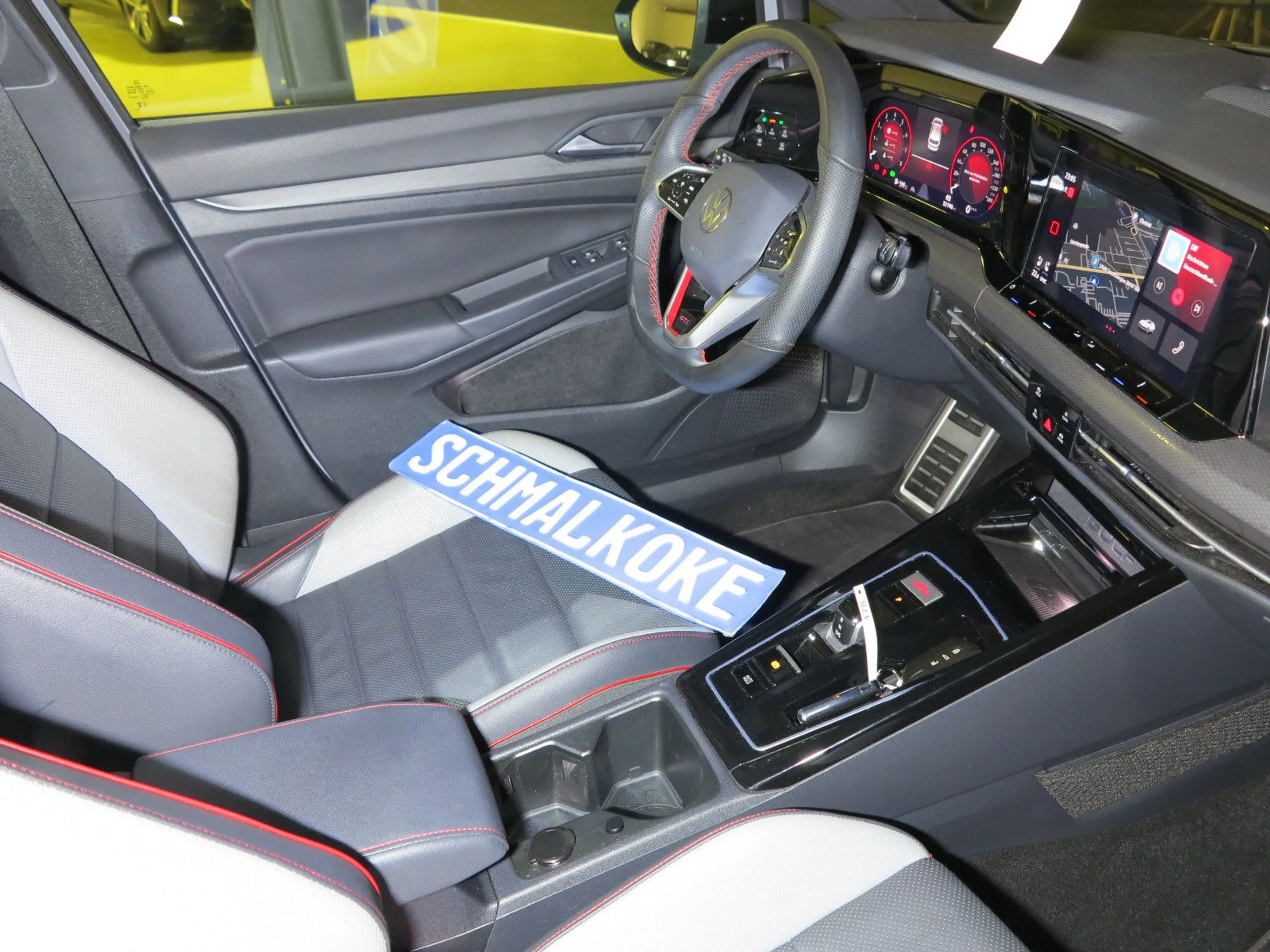 Volkswagen Golf VIII GTI 2.0 TSI OPF DSG7 Navi ACC DAB LM18 — photo 4