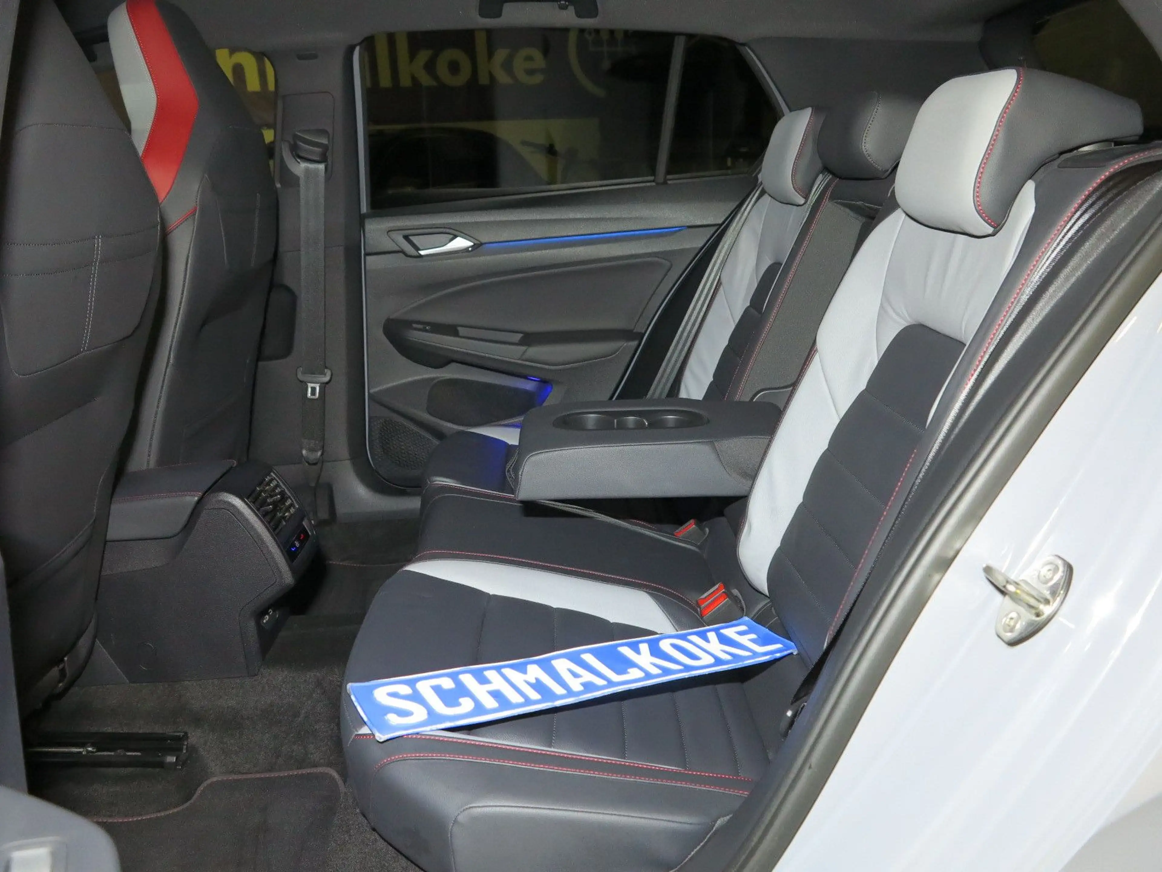 Volkswagen Golf VIII GTI 2.0 TSI OPF DSG7 Navi ACC DAB LM18 — photo 5