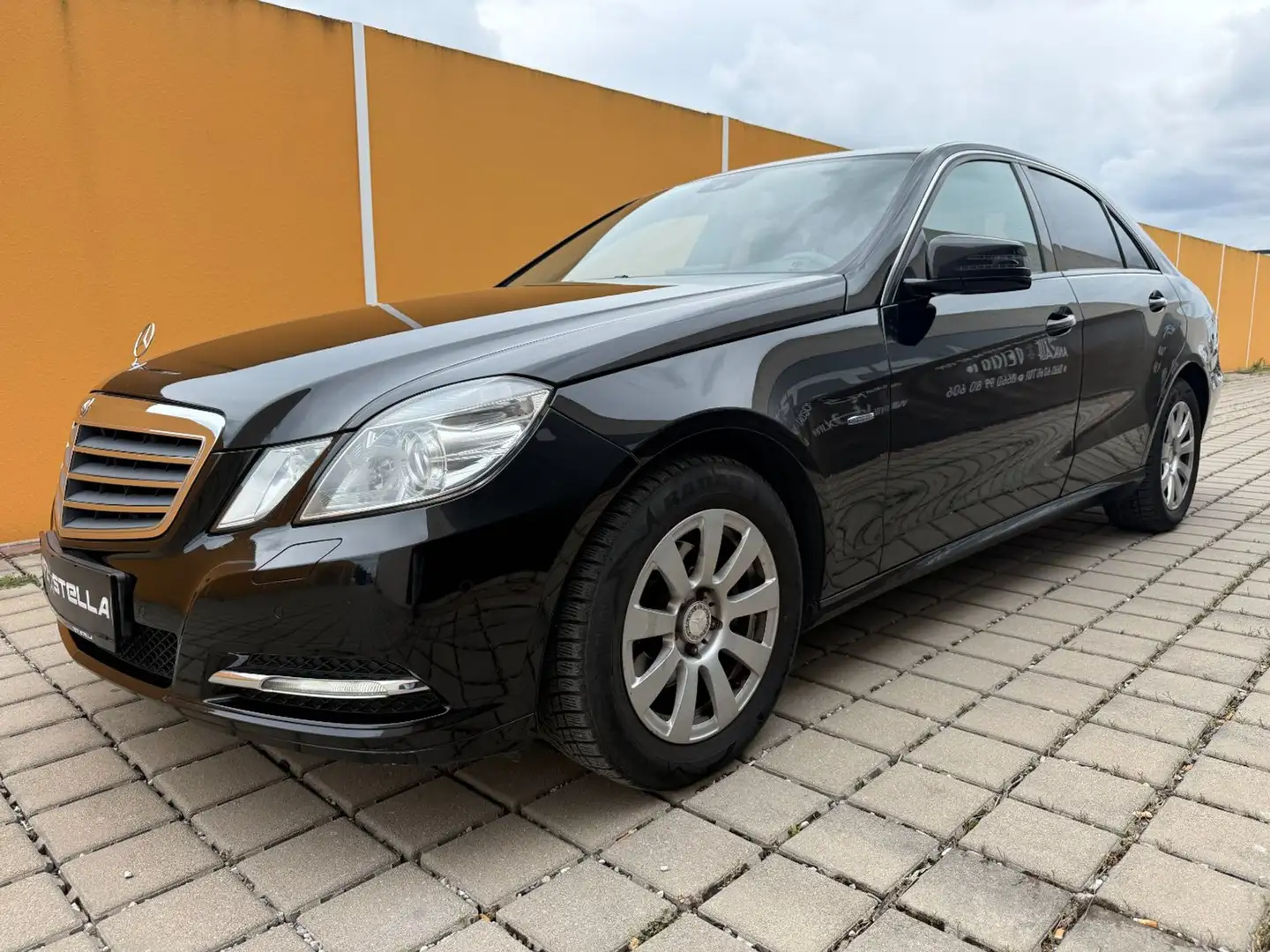Mercedes-Benz E 200 E-Klasse E 200 CDI Basis BlueE Schwarz - 1