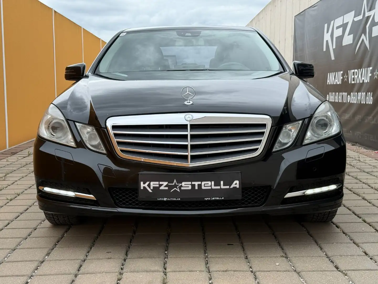 Mercedes-Benz E 200 E-Klasse E 200 CDI Basis BlueE Schwarz - 2