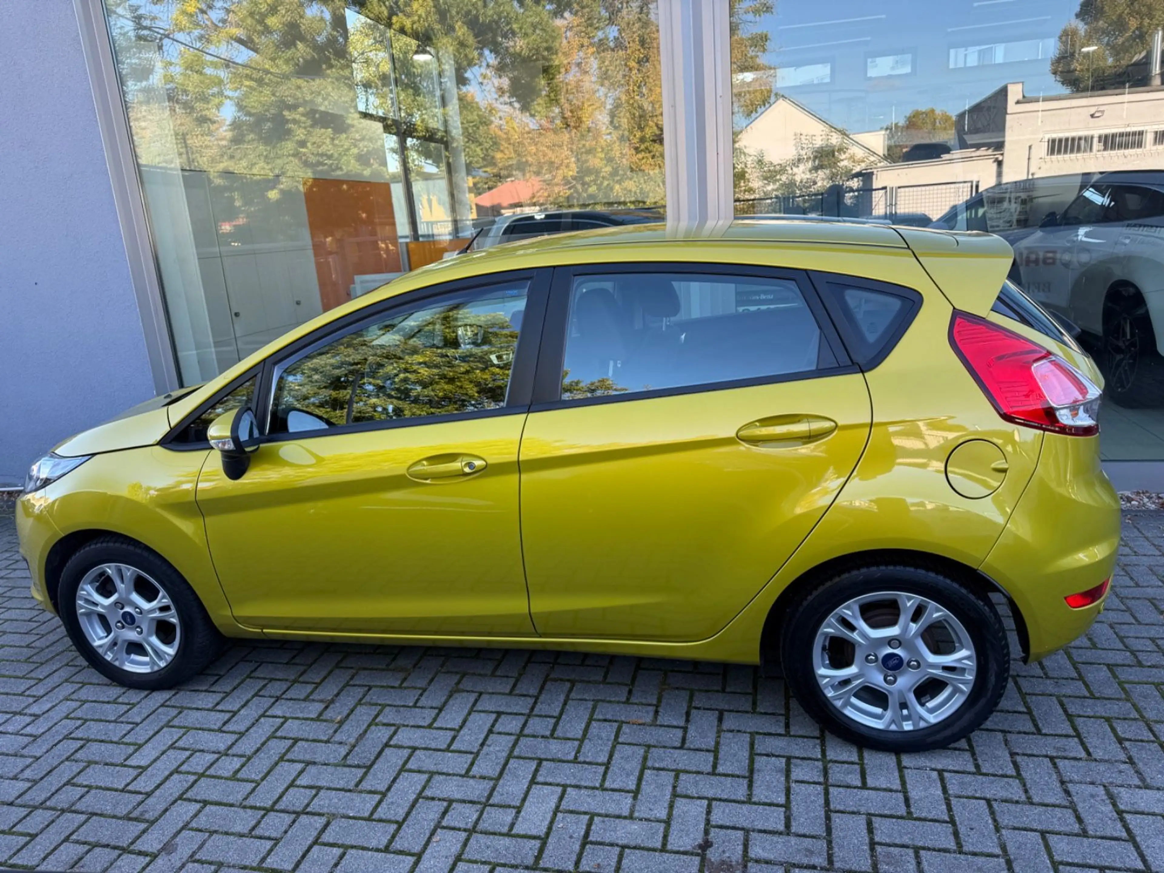Ford Fiesta Sync Edition SZHZG KLIMA PDC LM FELGEN — photo 5