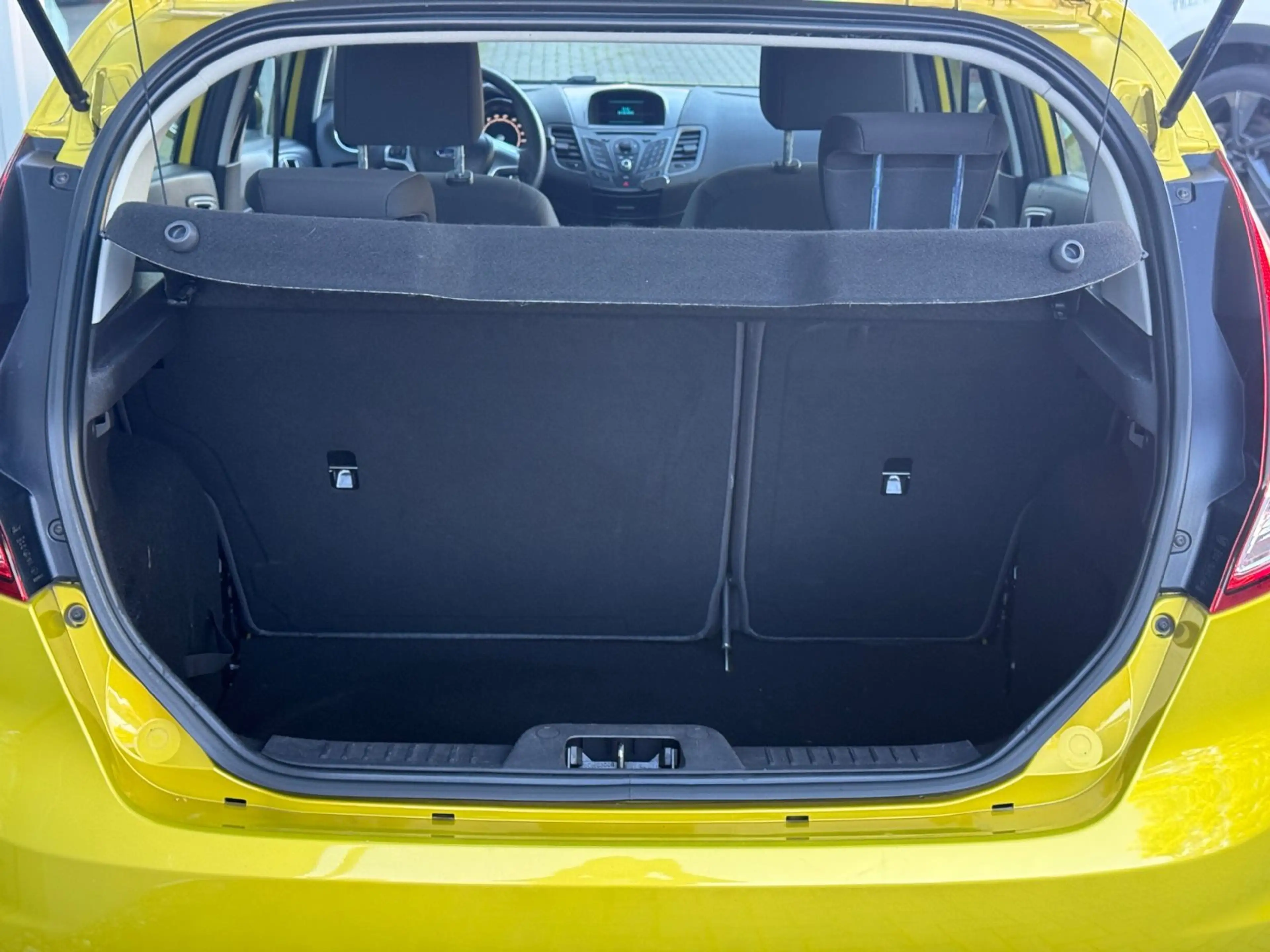 Ford Fiesta Sync Edition SZHZG KLIMA PDC LM FELGEN — photo 8