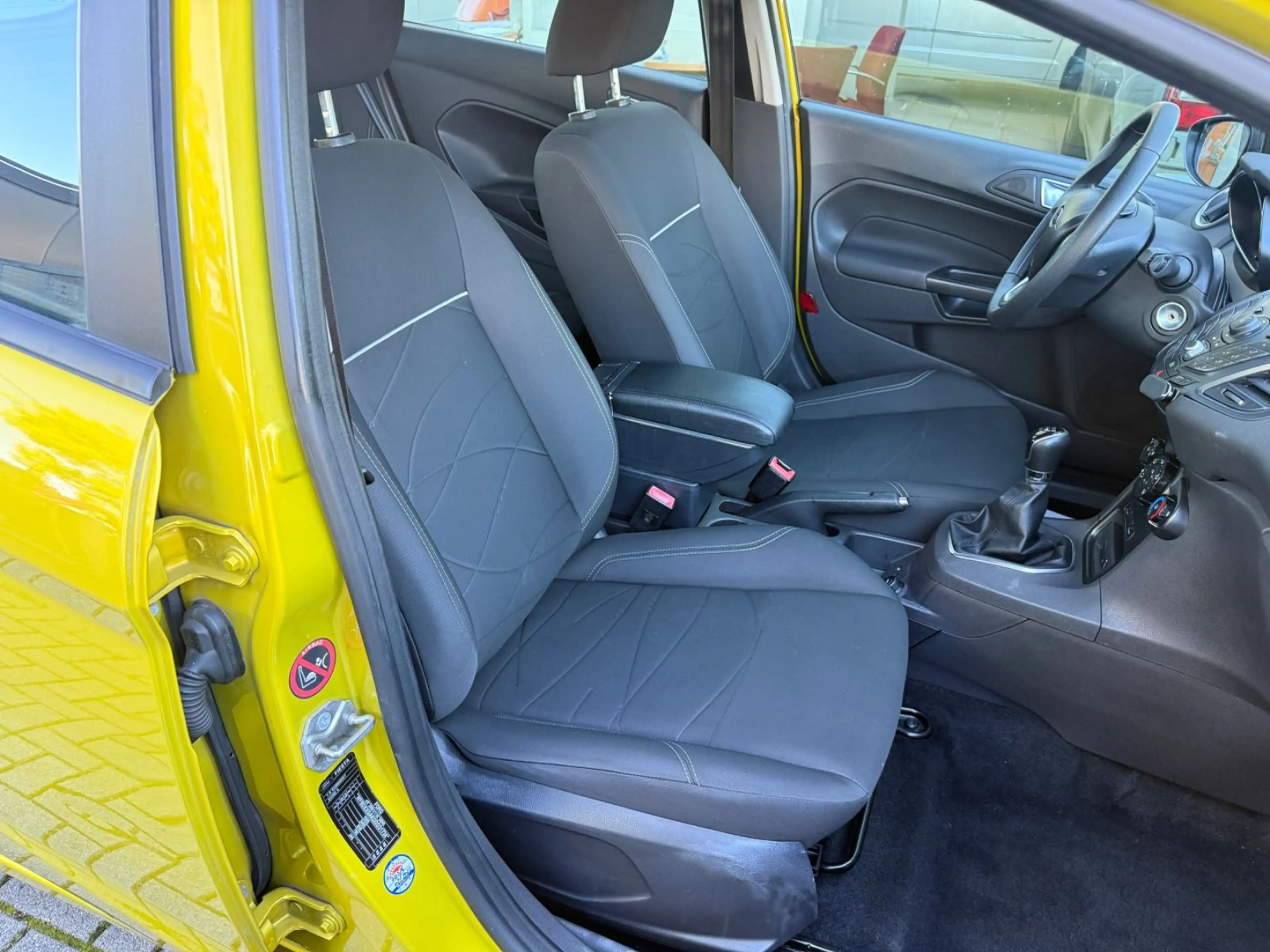 Ford Fiesta Sync Edition SZHZG KLIMA PDC LM FELGEN — photo 12