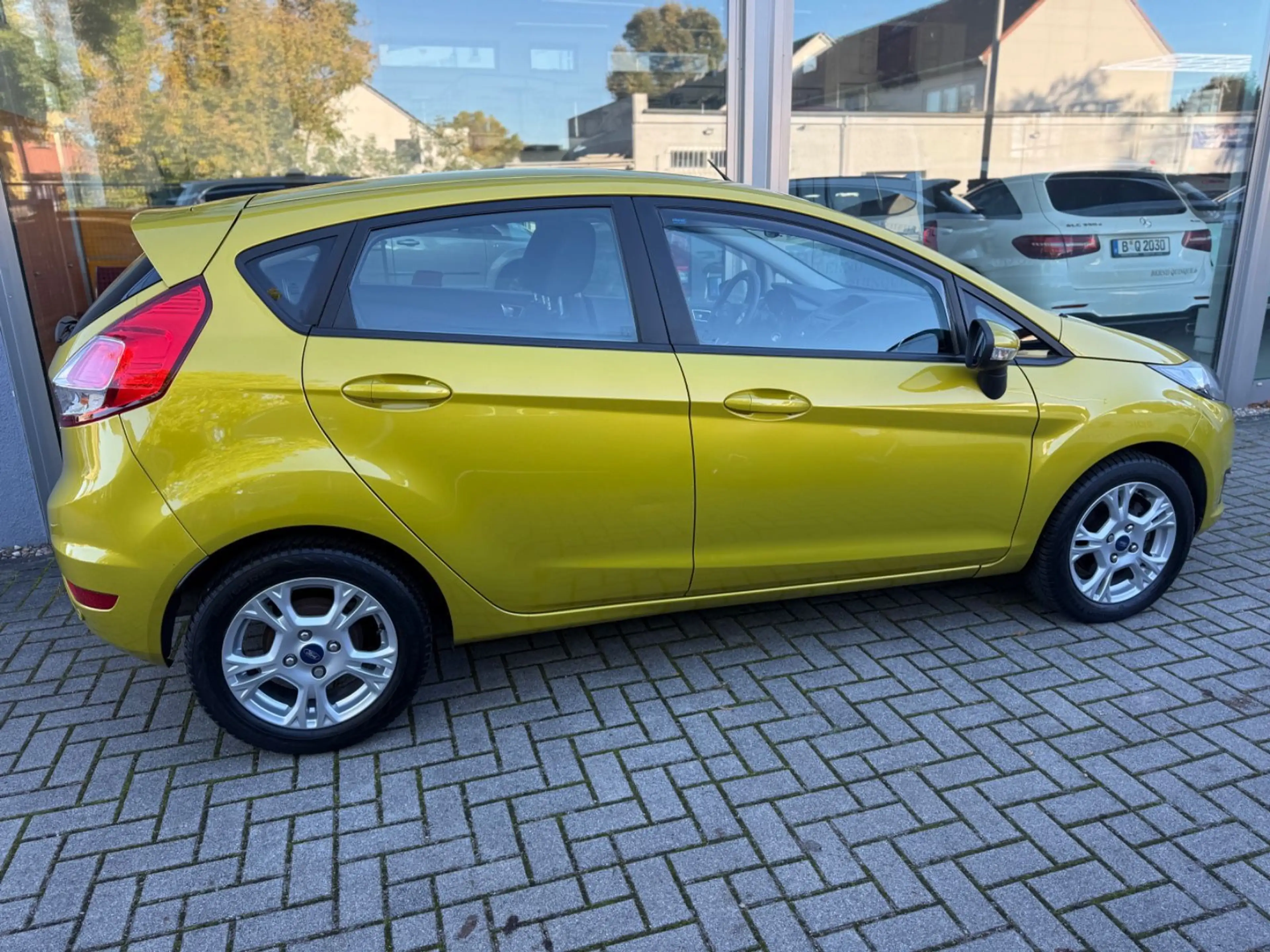 Ford Fiesta Sync Edition SZHZG KLIMA PDC LM FELGEN — photo 11