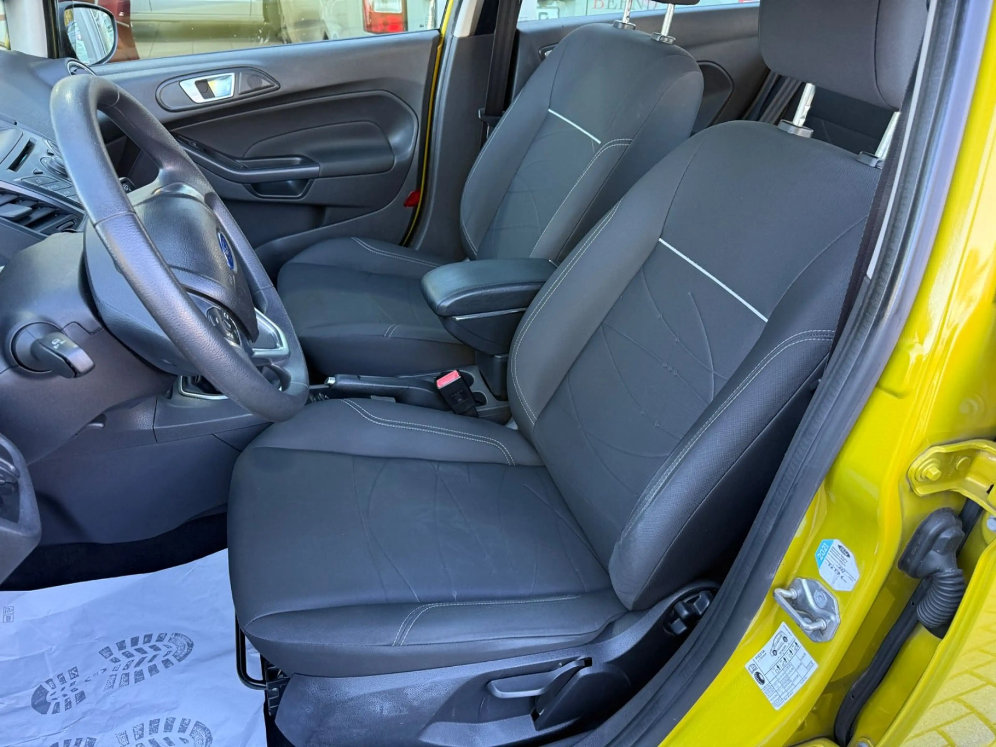 Ford Fiesta Sync Edition SZHZG KLIMA PDC LM FELGEN — photo 6
