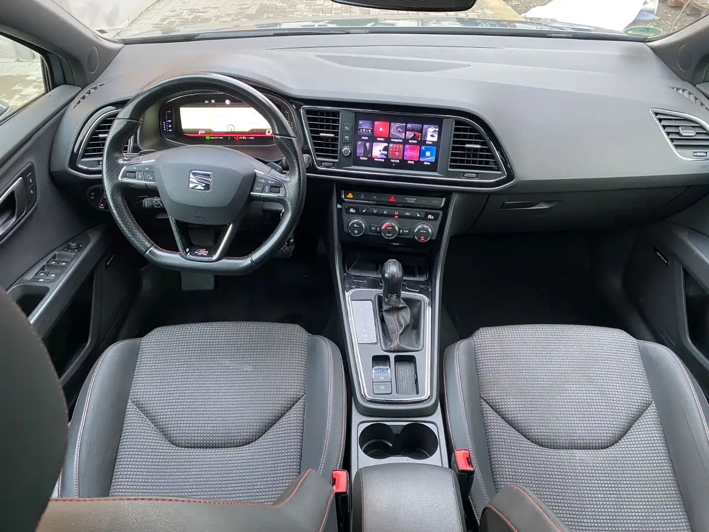 SEAT Leon ST FR 2.0 TDI DSG Virtual ACC LED Grau - 2