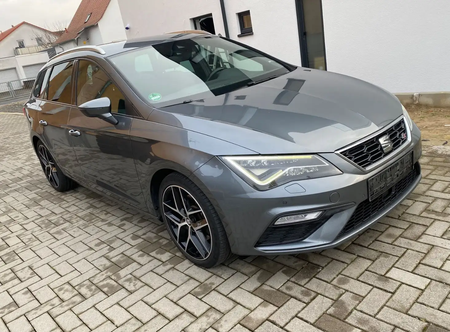 SEAT Leon ST FR 2.0 TDI DSG Virtual ACC LED Grau - 1