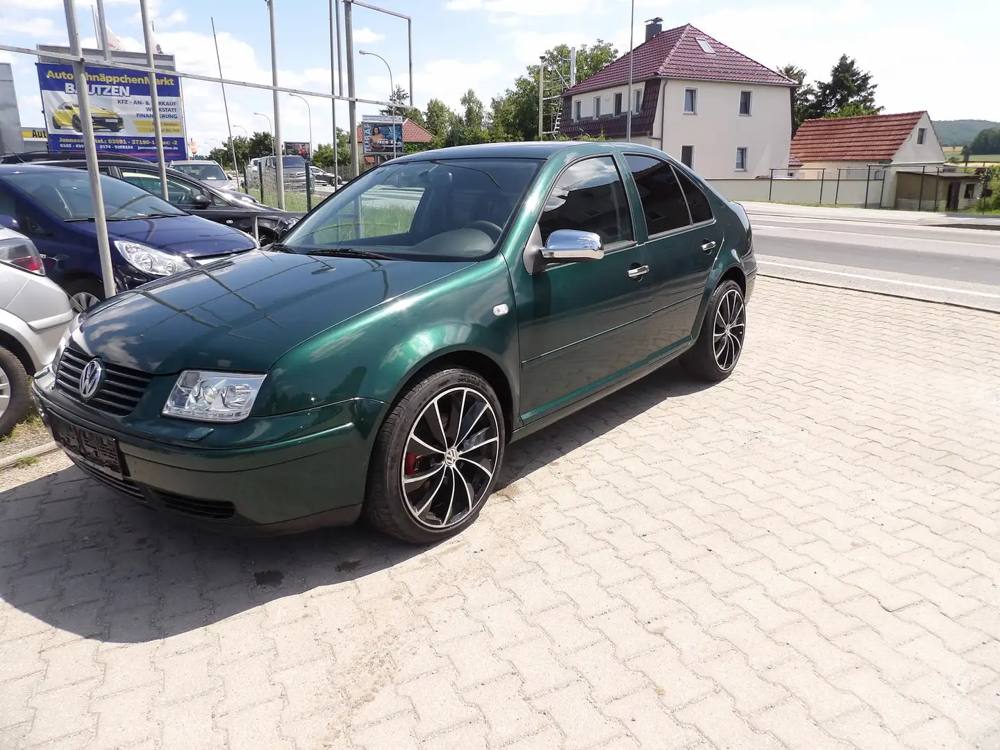 Volkswagen Bora 2.3 V5 Highline, Klima, HU-AU NEU Groen - 1
