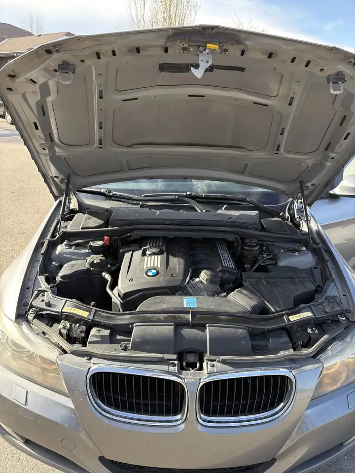 BMW 3 Series снимка BMW 3 Series