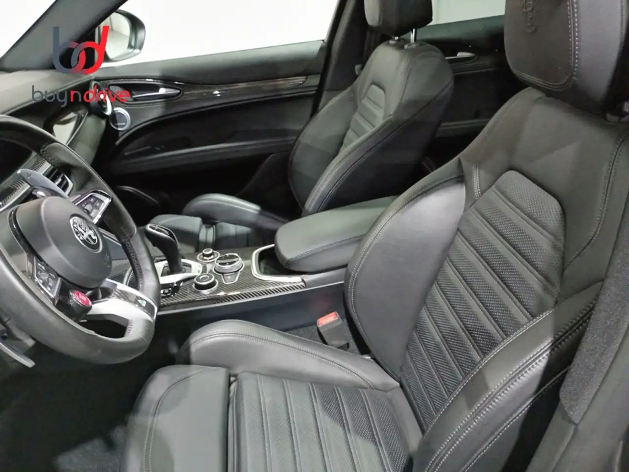 Alfa Romeo Stelvio 2022 — фото 12
