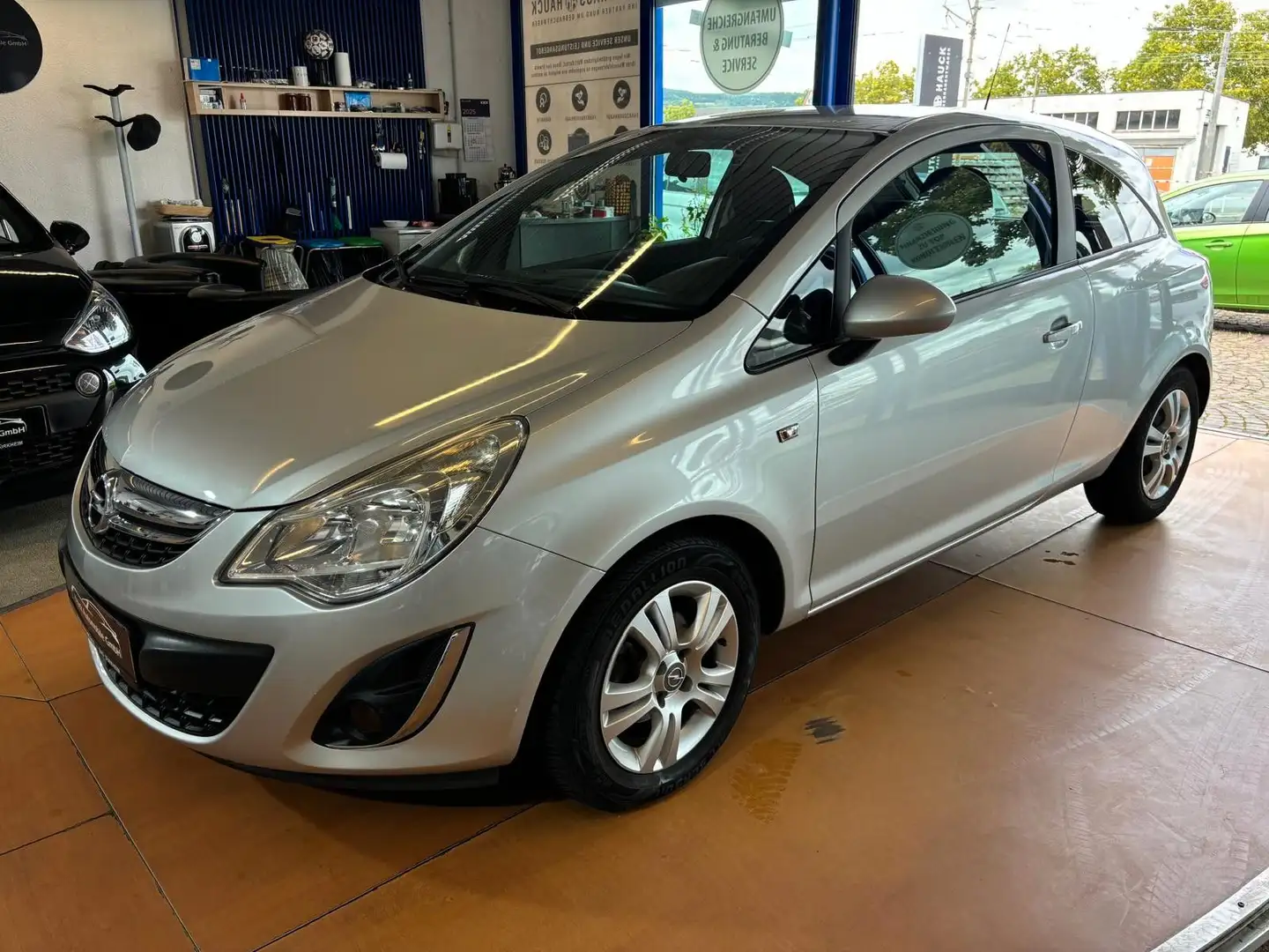 Opel Corsa D Navi /Autom./18TKM/1.Hd/Navi/MFL/SHZ/LHZ Grau - 1