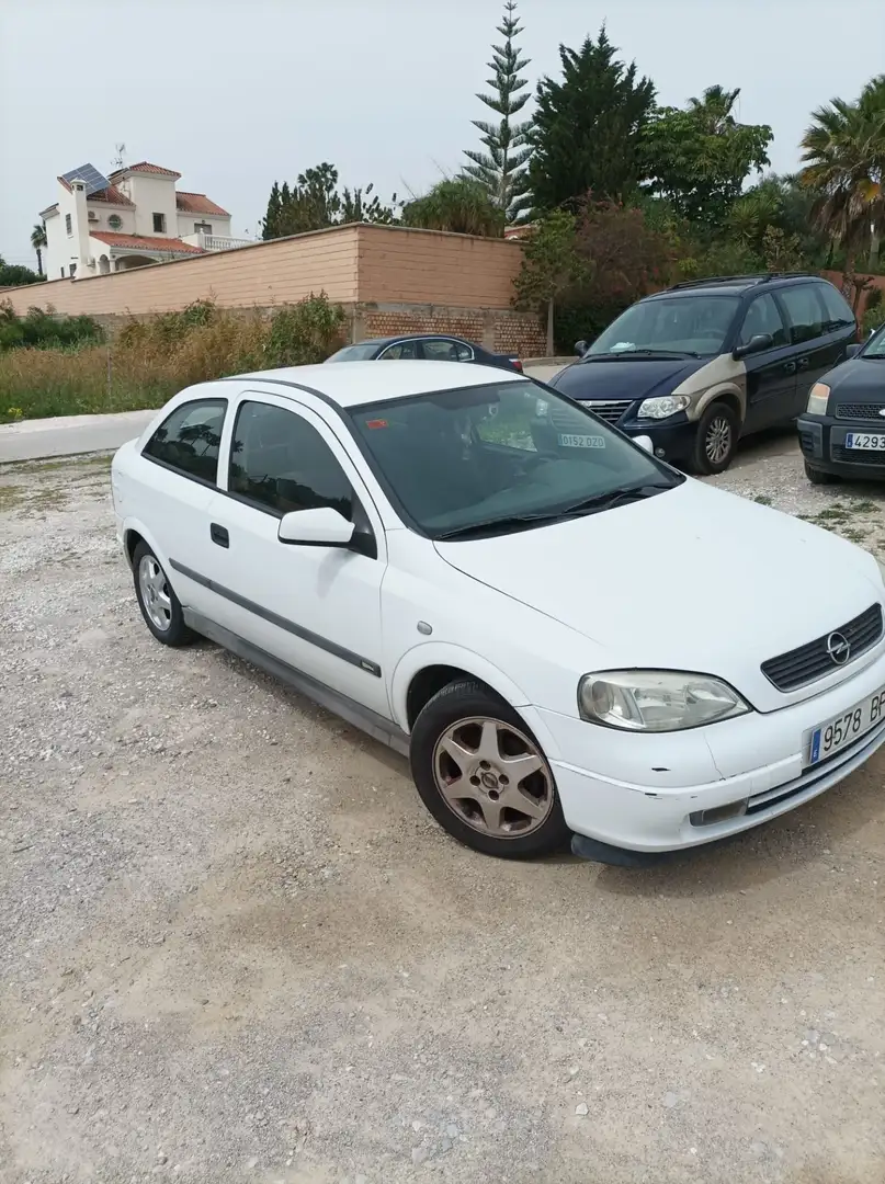 Opel Astra 1.6 16v Comfort Blanco - 2