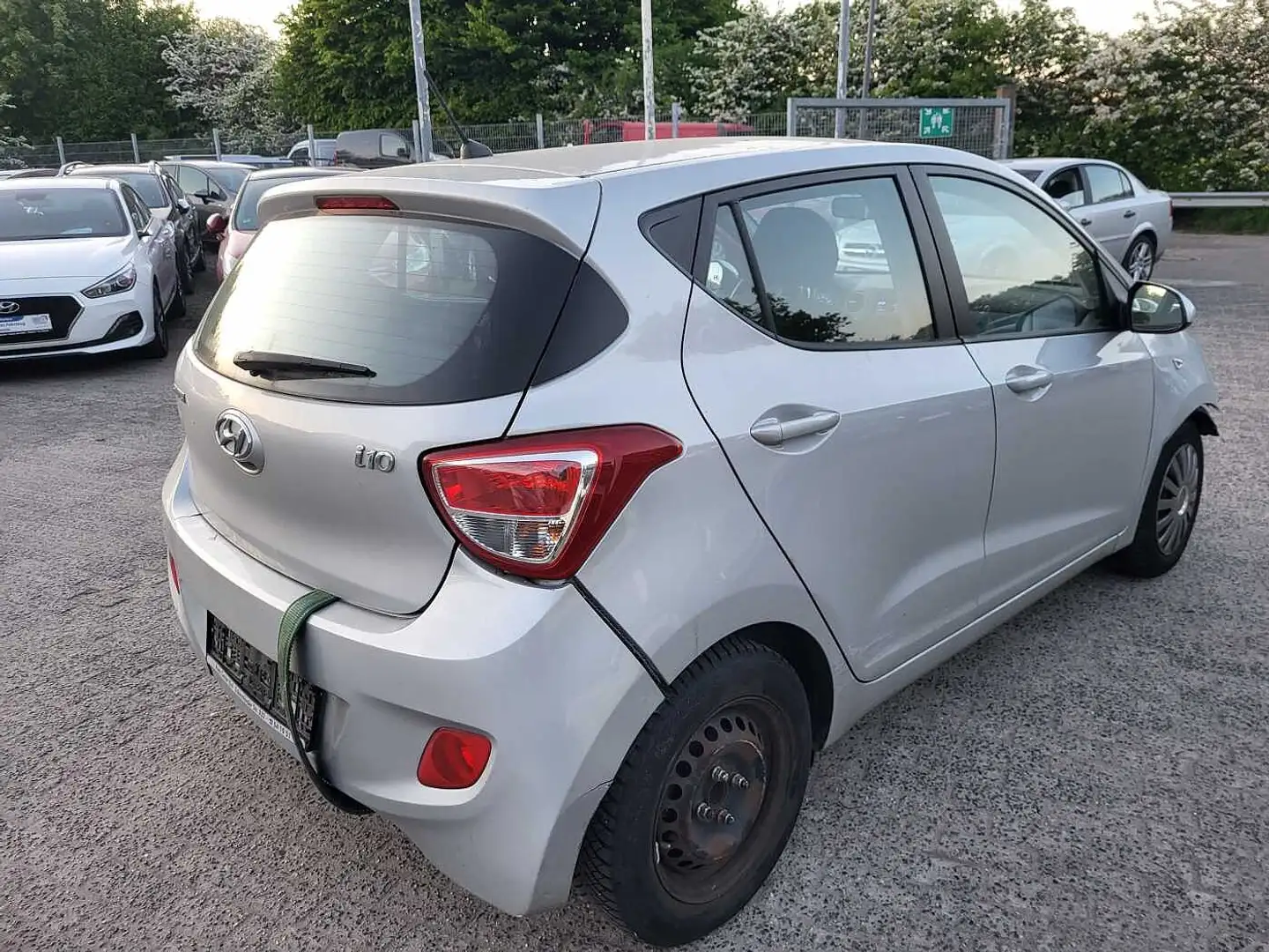 Hyundai i10 1.0 Pure Plateado - 2
