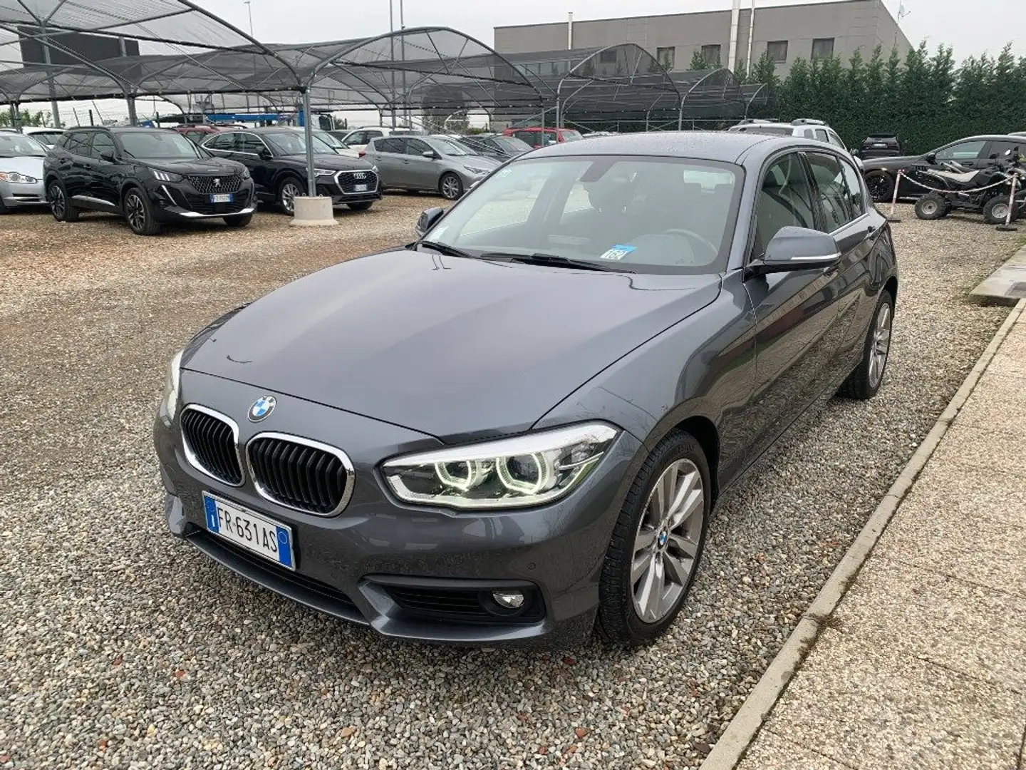 BMW 118 d 5p. Sport Grau - 1