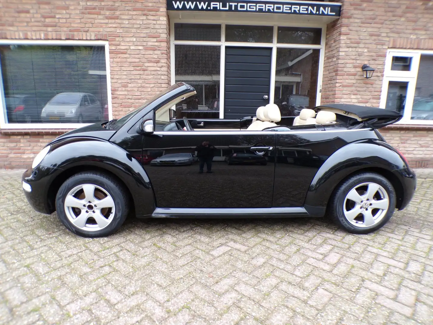 Volkswagen New Beetle Cabriolet 2.0 Leder Negro - 2