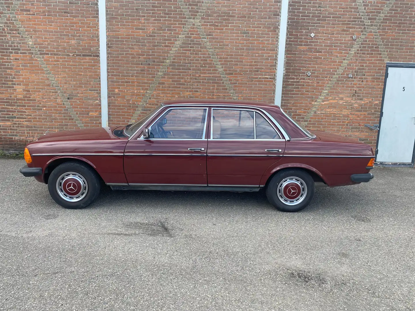 Mercedes-Benz 200 Original 77000km Red - 2