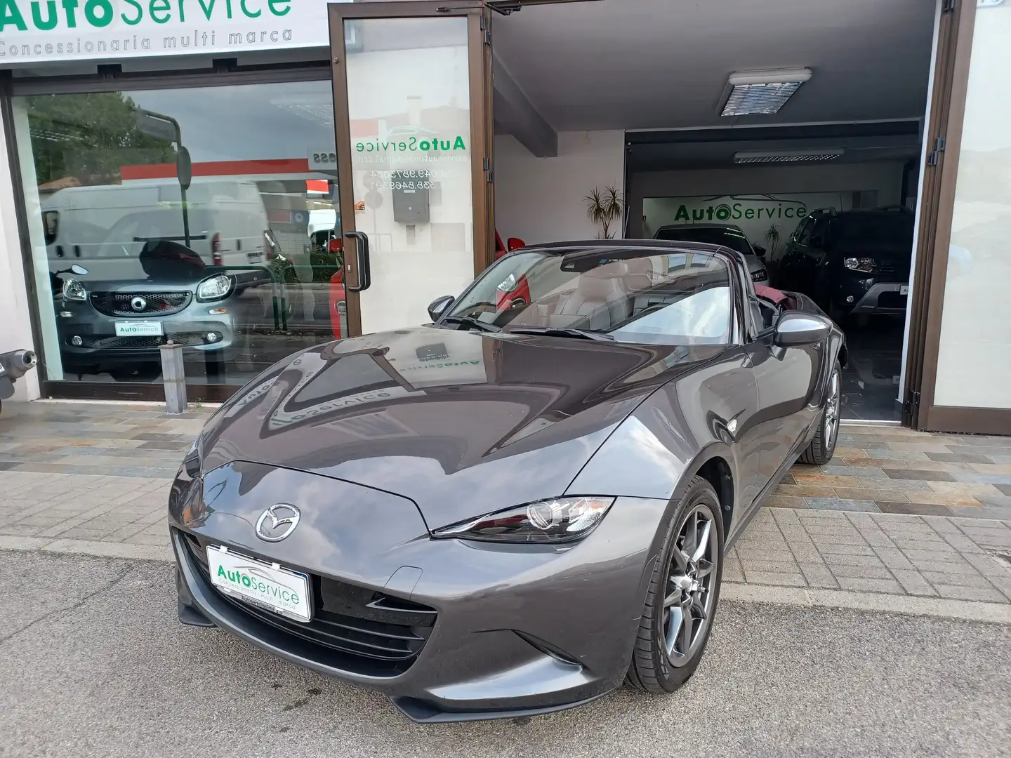 Mazda MX-5 MX-5 1.5 Cherry Limited Edition 131cv Grigio - 2