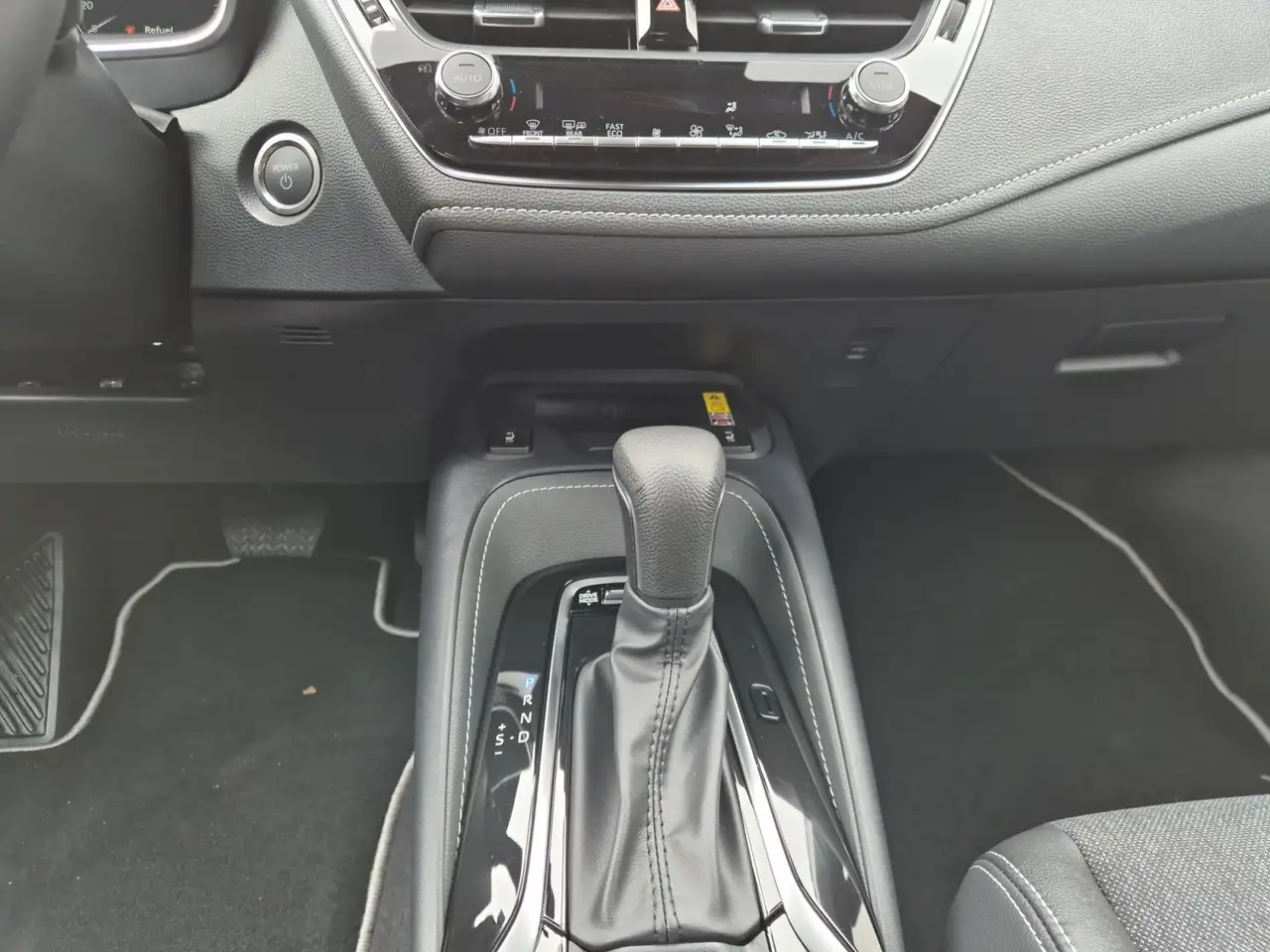 Toyota Corolla TS 2.0 Hybrid *CARPLAY*AA*NAVI*PDC*SHZ* 12