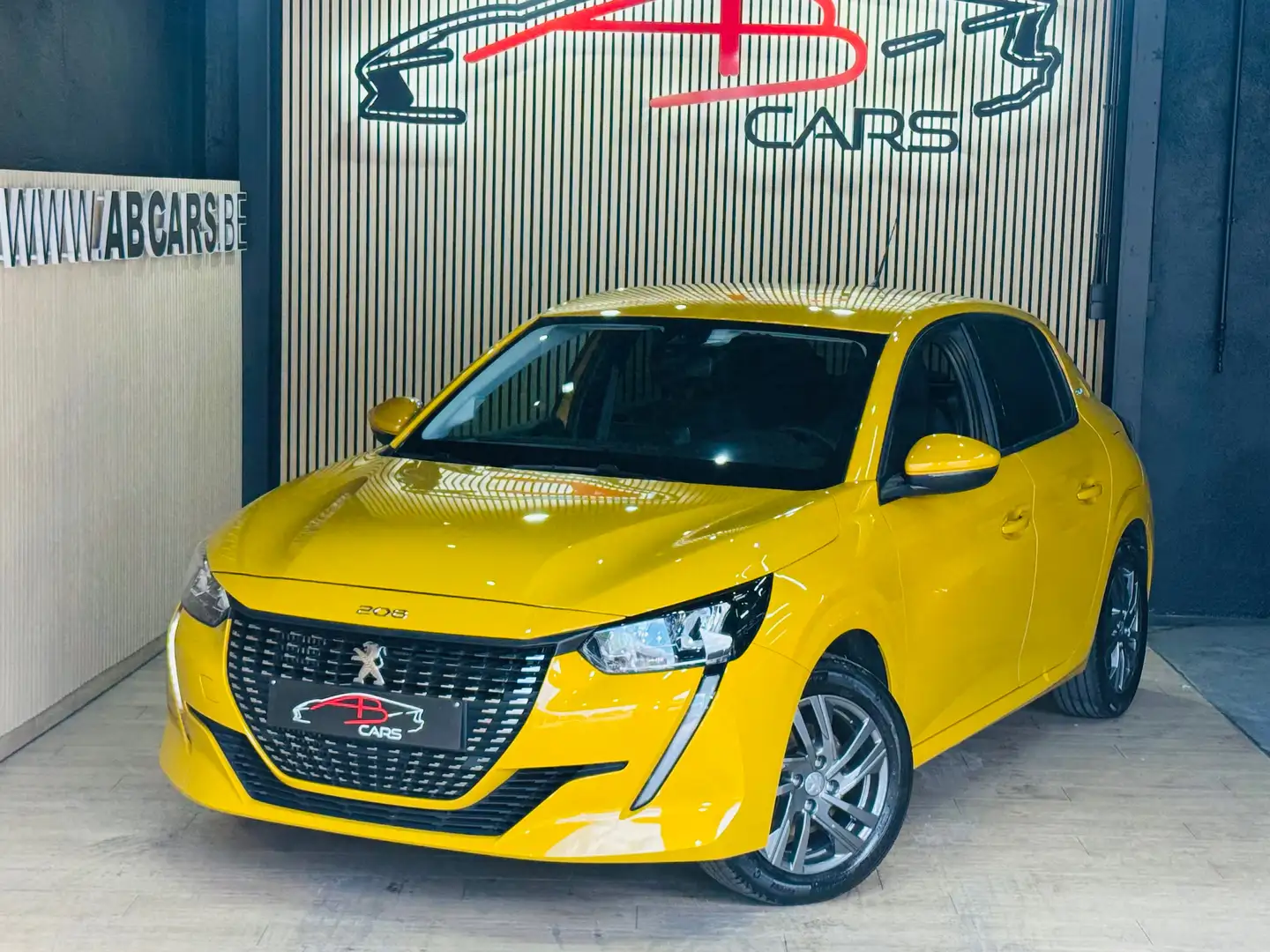 Peugeot 208 1.2i * GARANTIE 12 MOIS * 1ER PROP * Jaune - 2