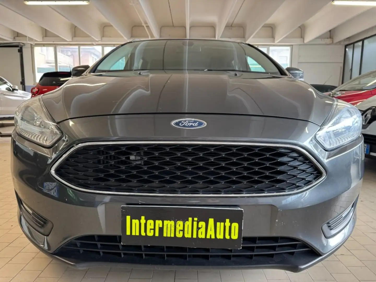 Ford Focus 1.5 TDCi Start&Stop Powershift SW Titanium Grau - 2