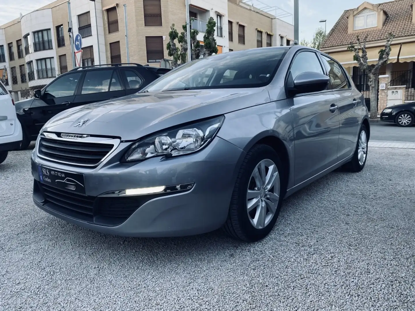 Peugeot 308 1.6 THP Active Grau - 2