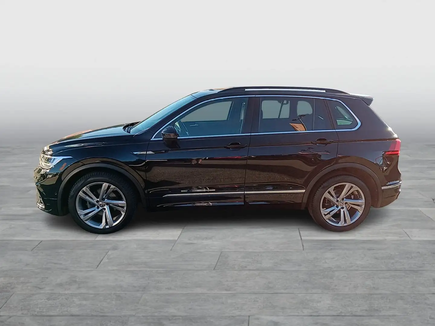 Volkswagen Tiguan R-Line TSI DSG Schwarz - 2