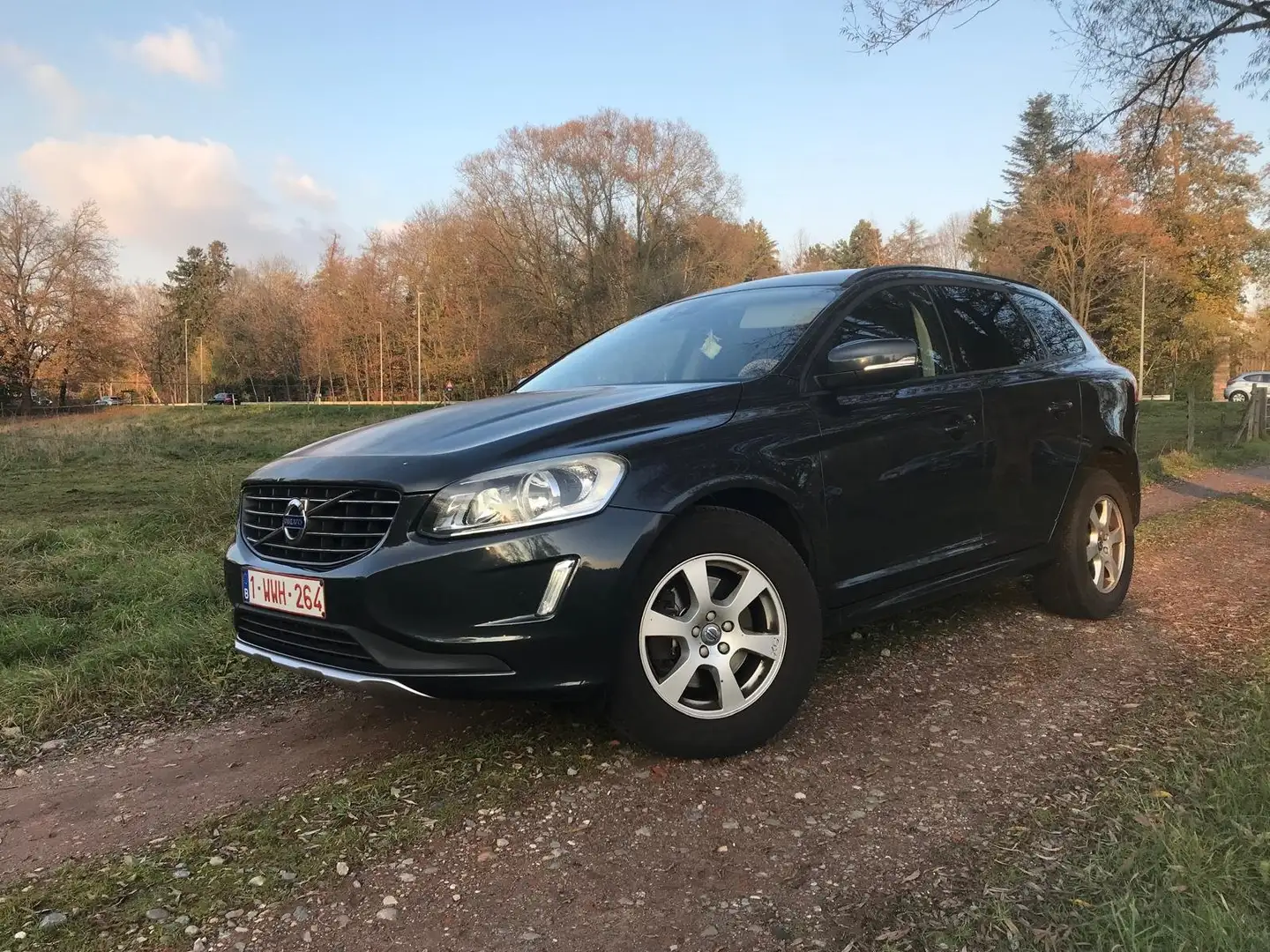 Volvo XC60 XC60 D4 Geartronic Kinetic Grijs - 1