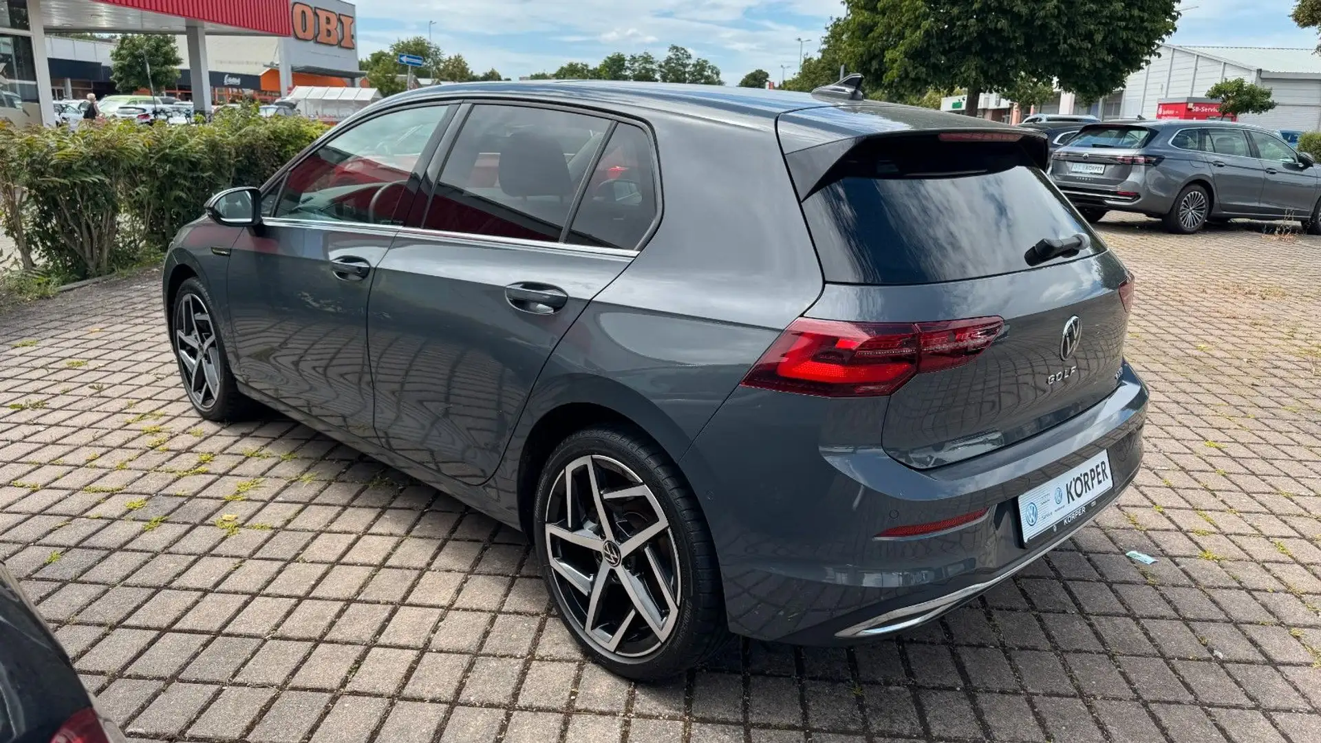 Volkswagen Golf VIII Lim. Style eTSI Gris - 2