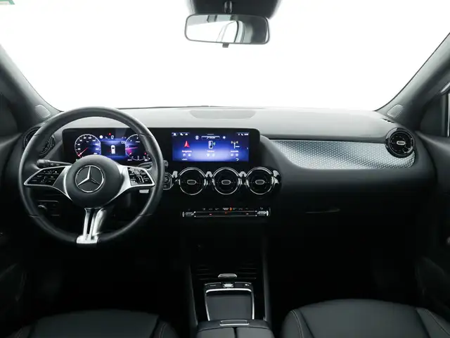 Mercedes-Benz Gla view 9