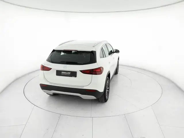 Mercedes-Benz Gla view 6