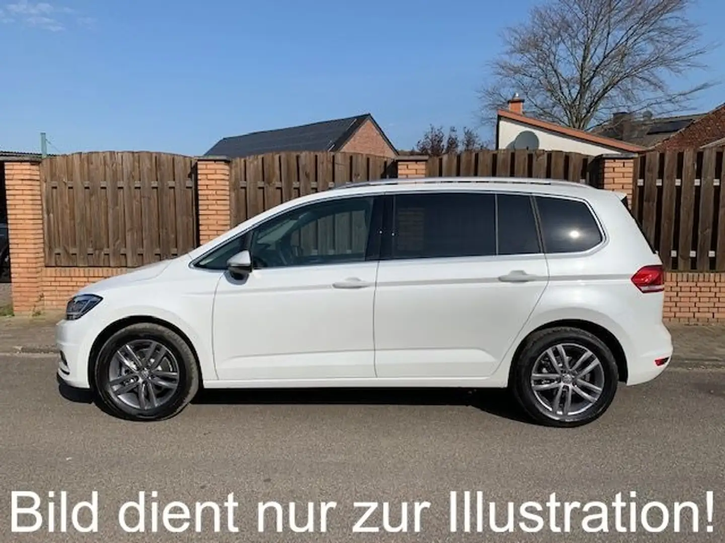 Volkswagen Touran 1.5 TSI ACT Highline Wit - 2