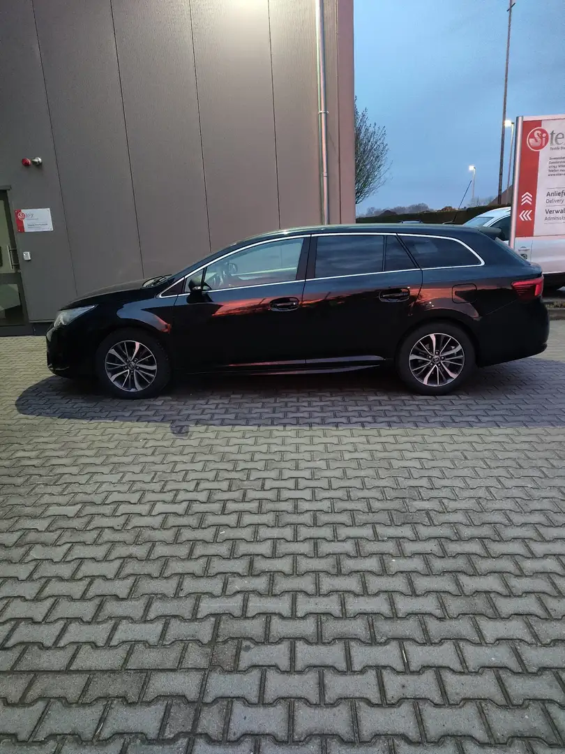 Toyota Avensis Touring Sports 1.6 D-4D Business Edition - 1